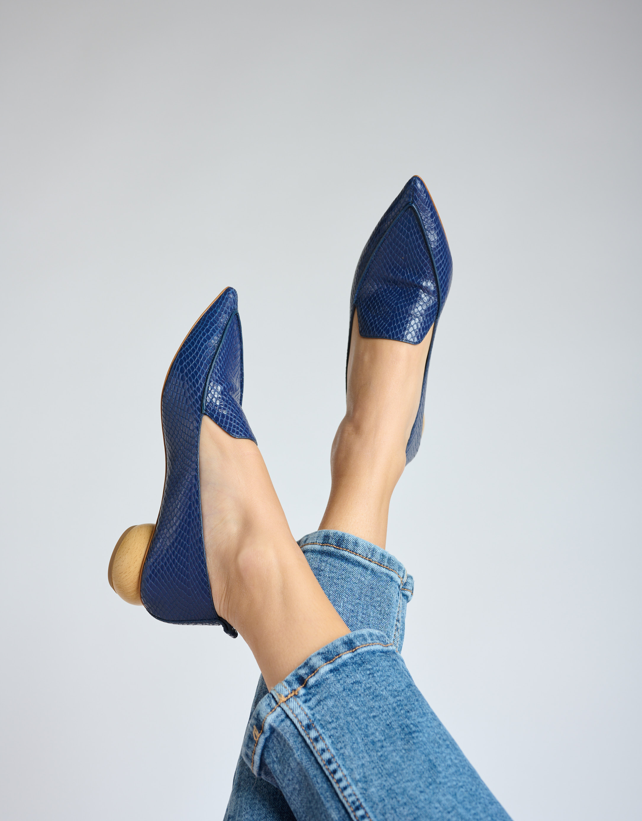 נעלי נשים - Jeffrey Campbell - נעלי סירה VIONA - כחול3