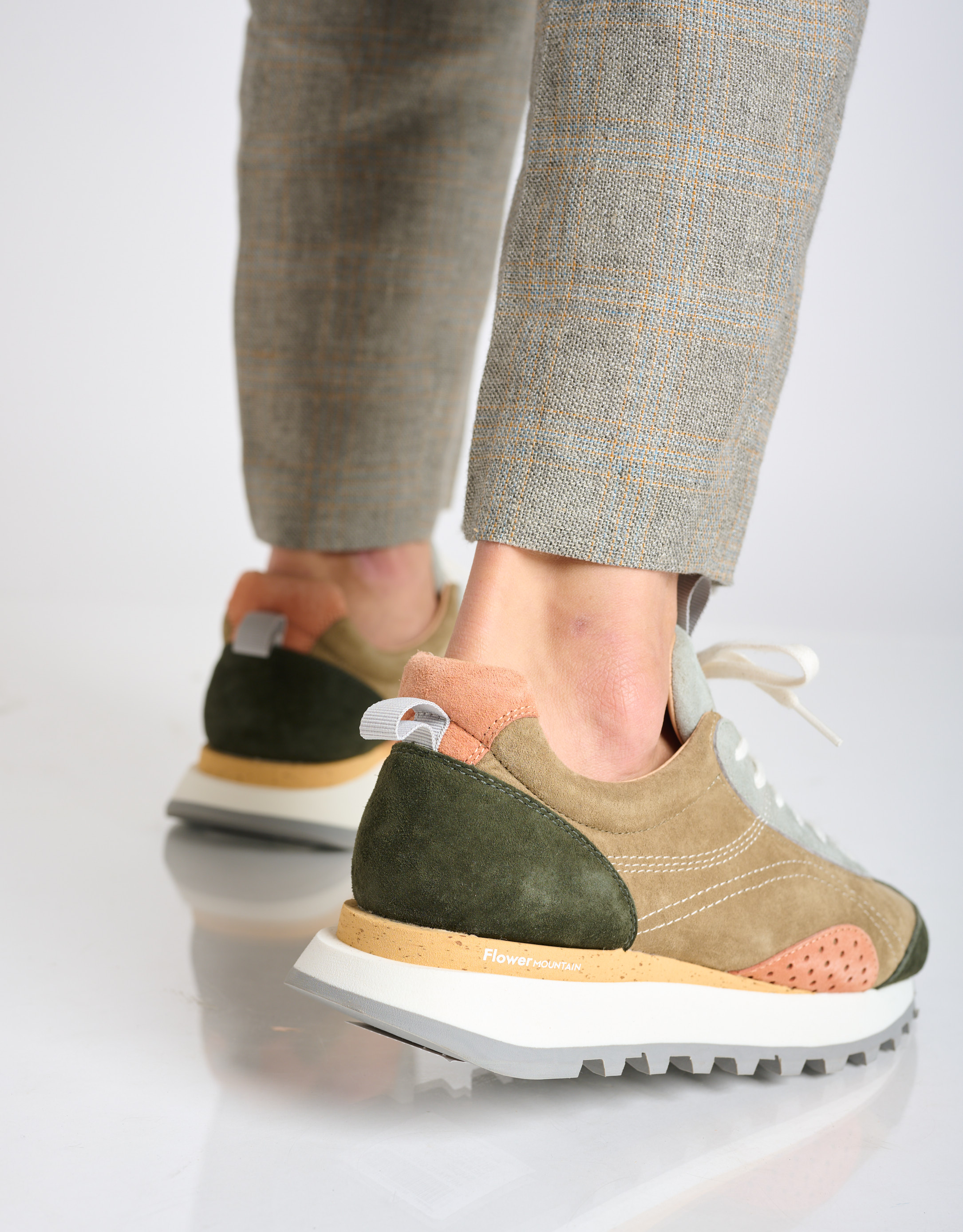 נעלי גברים - Flower Mountain - סניקרס זמש  ASUKA - חום בהיר4