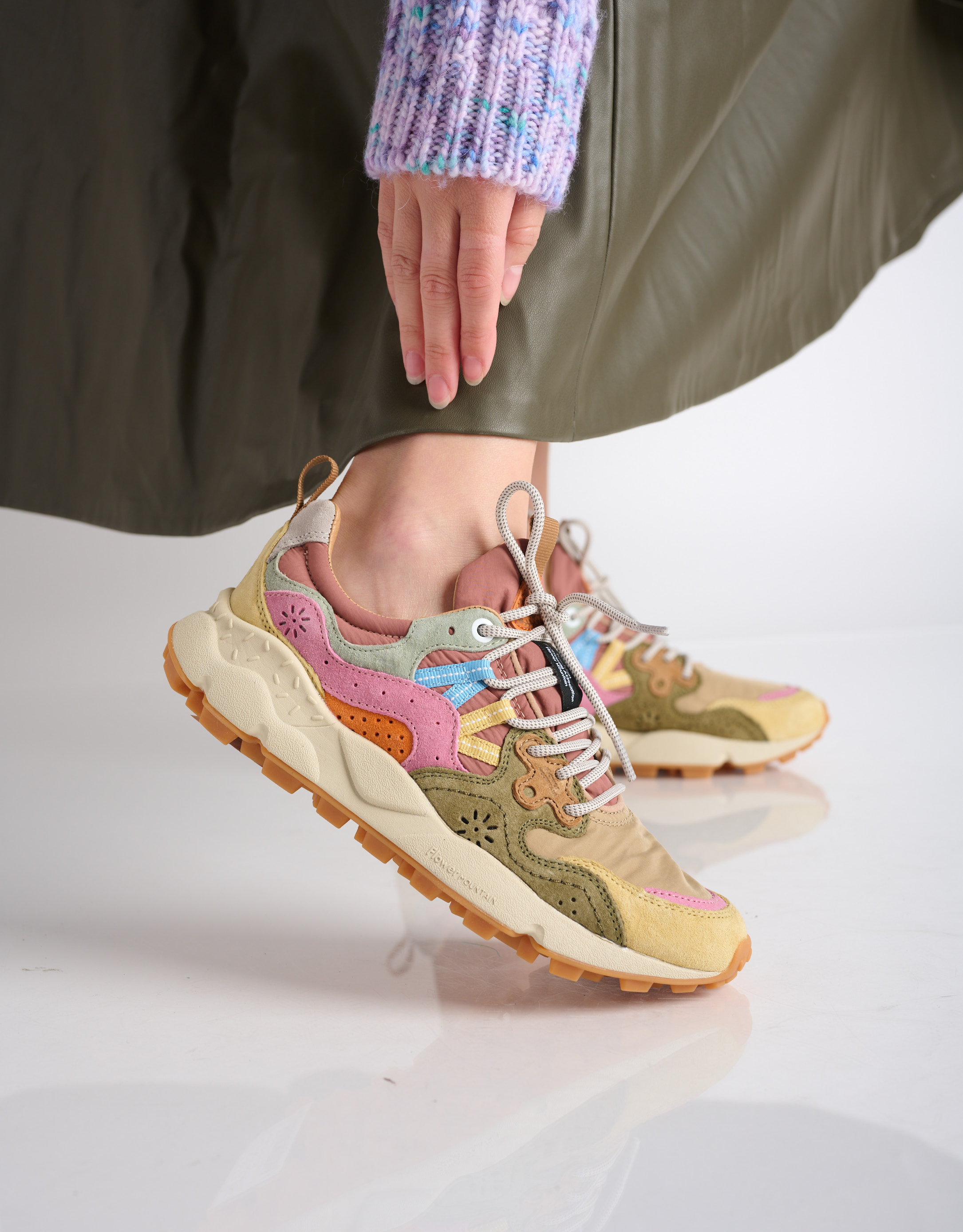 נעלי נשים - Flower Mountain - סניקרס YAMANO 3 - בז'   ורוד3