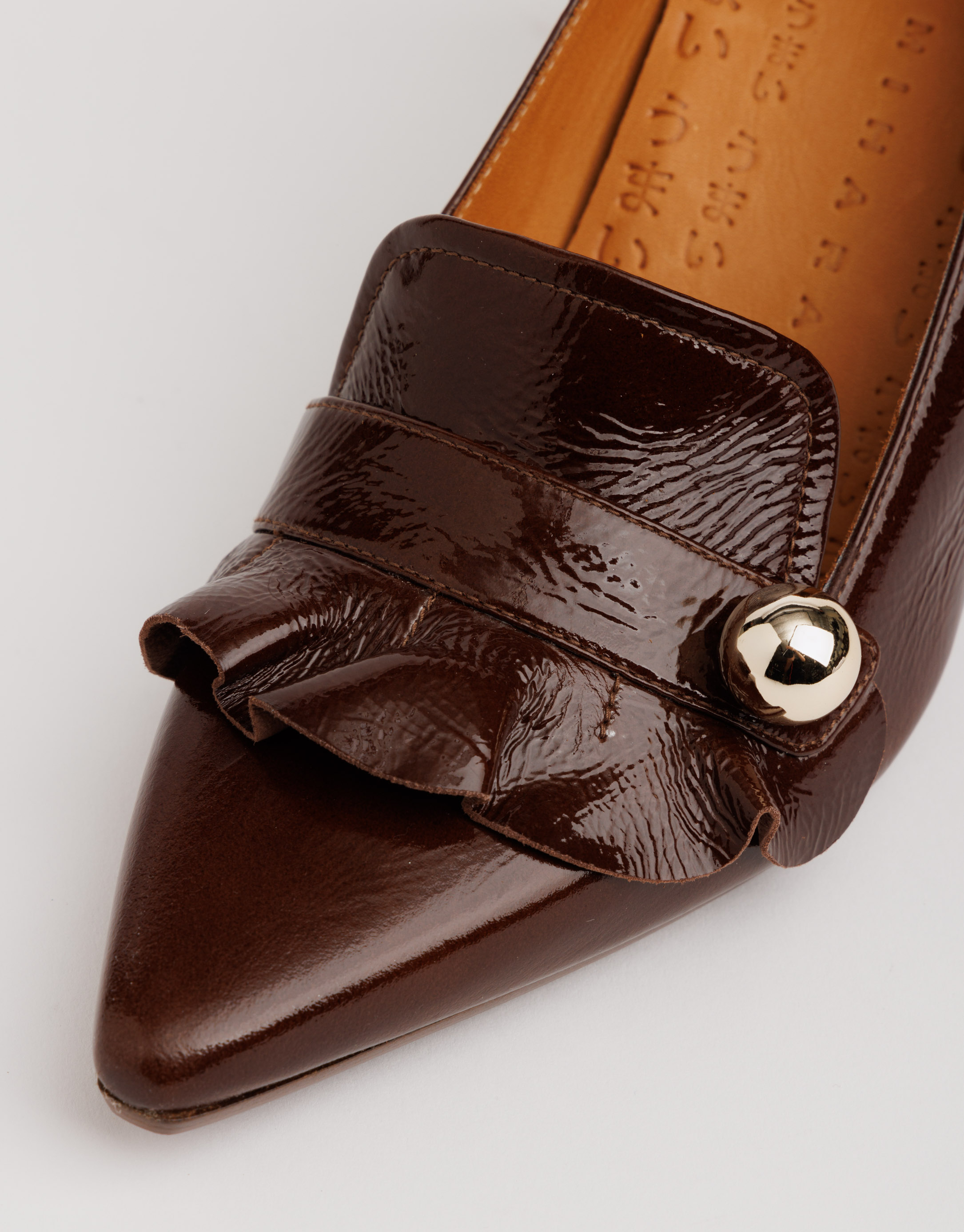 נעלי נשים - Chie Mihara - נעלי סירה עם עקב APITA - חום2