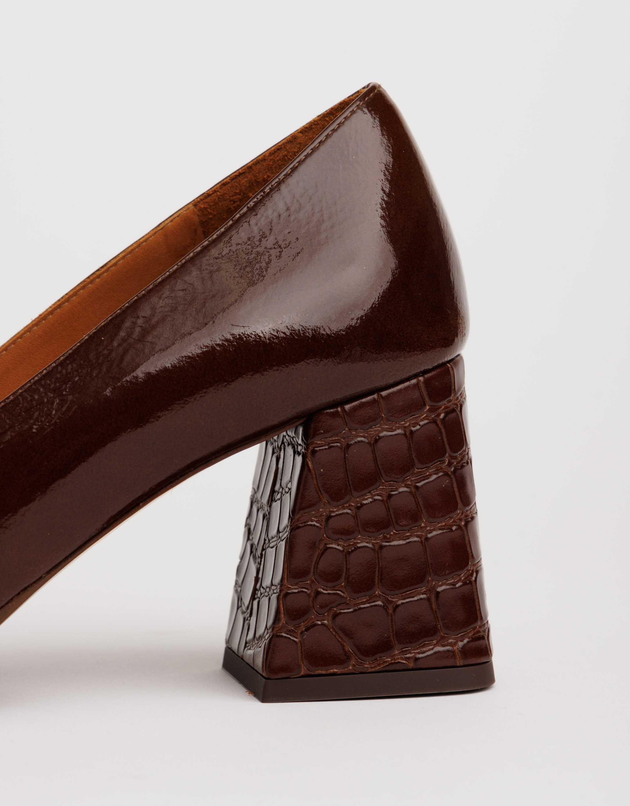 נעלי נשים - Chie Mihara - נעלי סירה עם עקב APITA - חום4