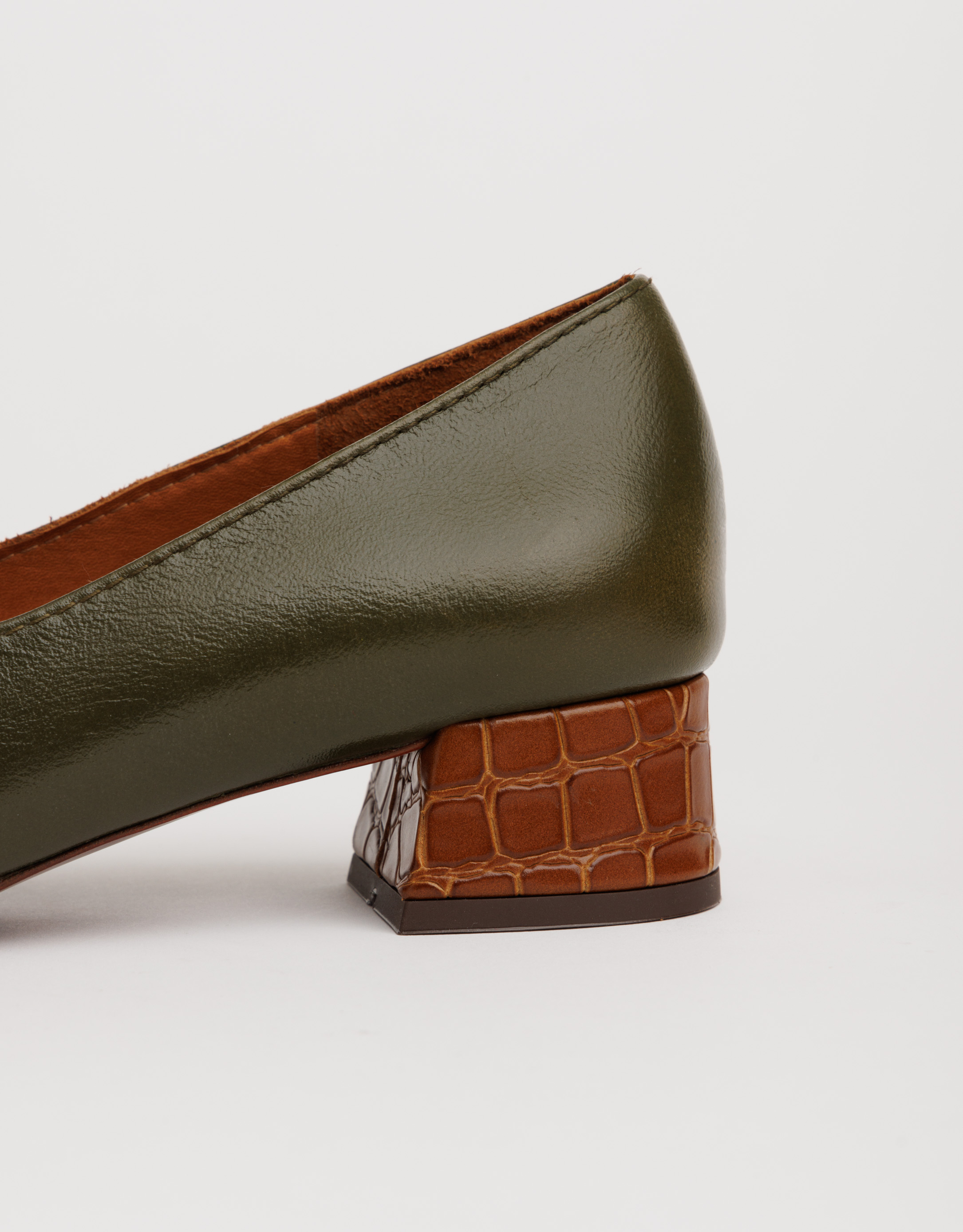 נעלי נשים - Chie Mihara - נעלי מוקסין עם עקב REVA - ירוק4