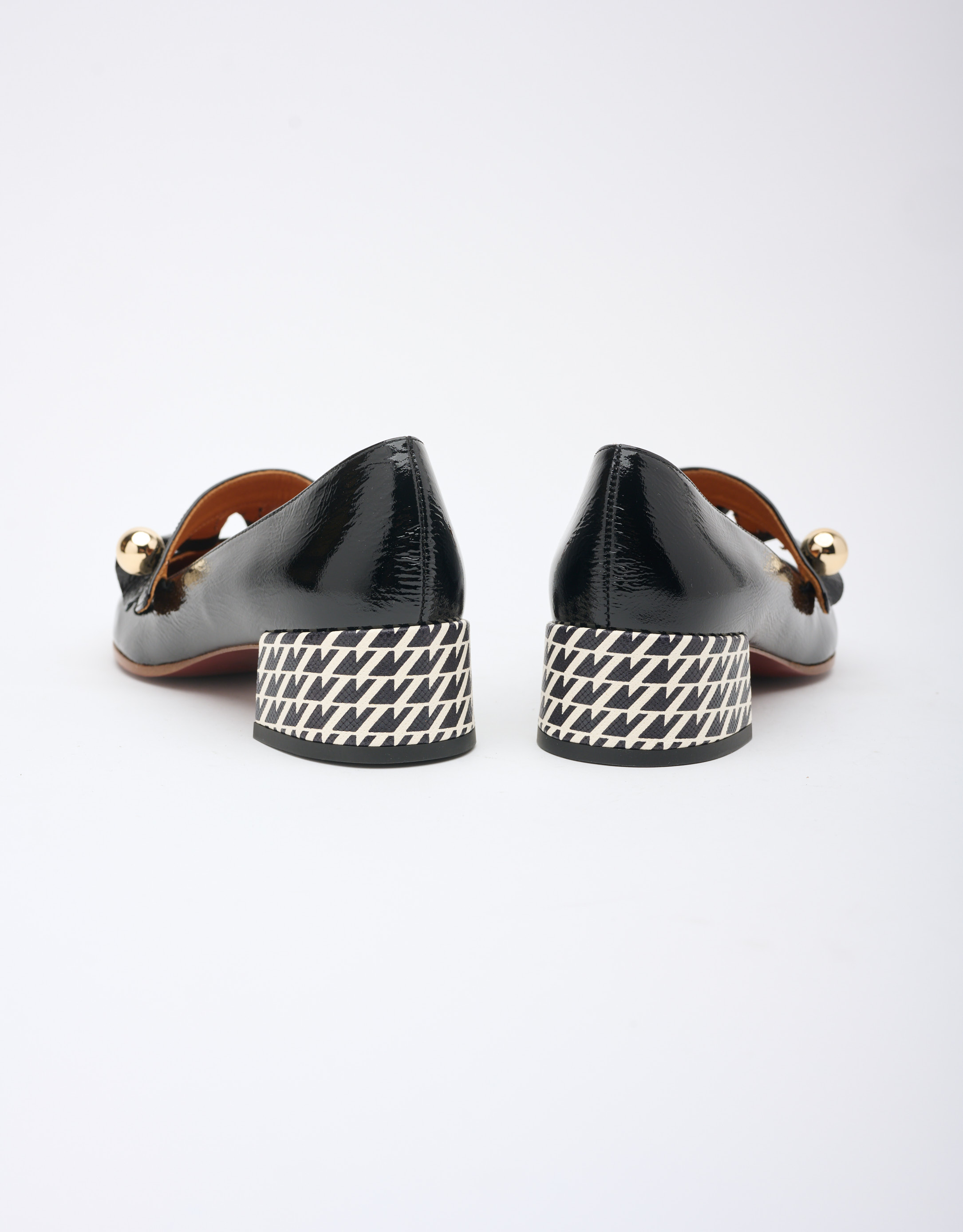 נעלי נשים - Chie Mihara - נעליי סירה JAKARTA - שחור4