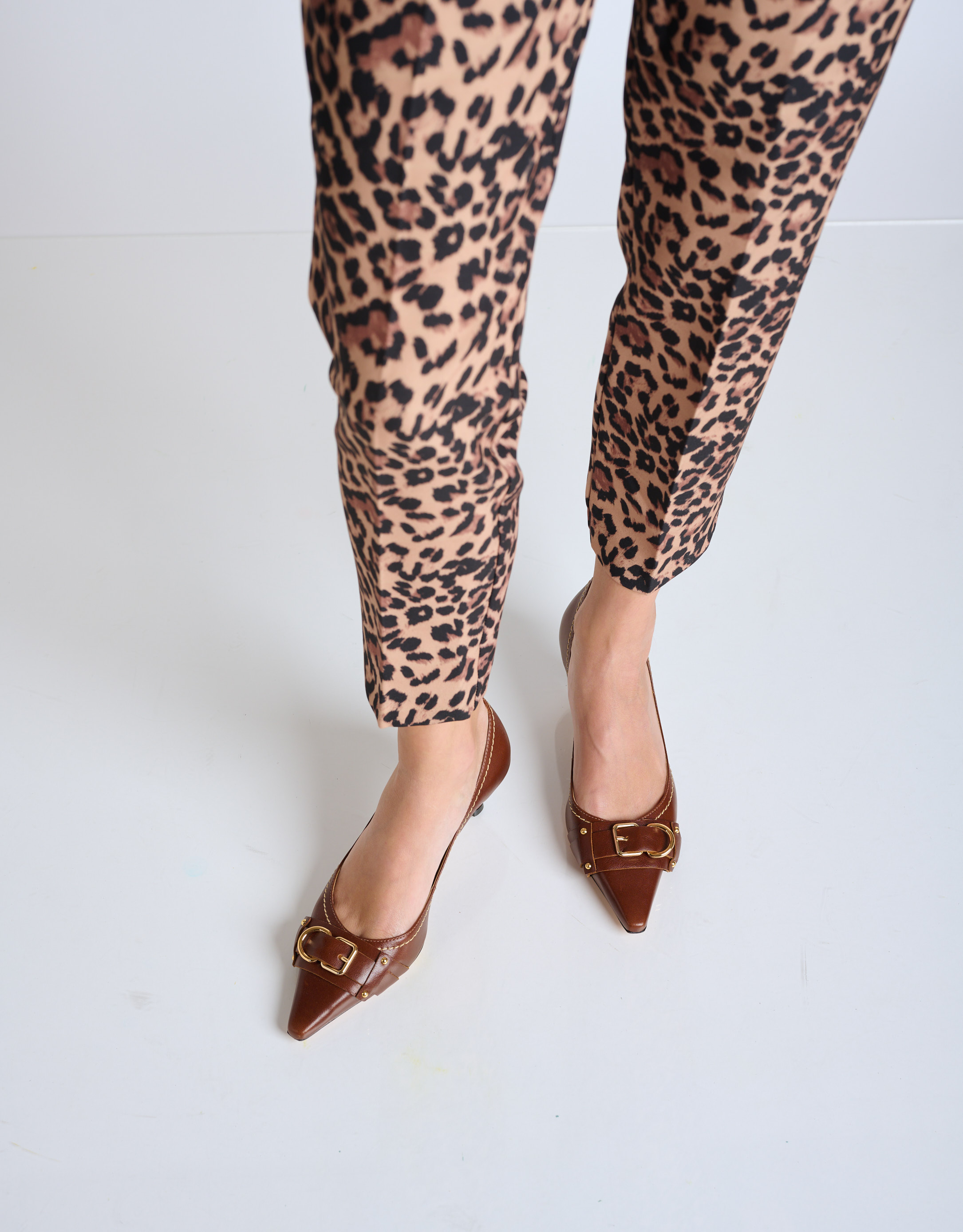 נעלי נשים - Vicenza - נעלי סירה עם אבזם JAPAO - חום1