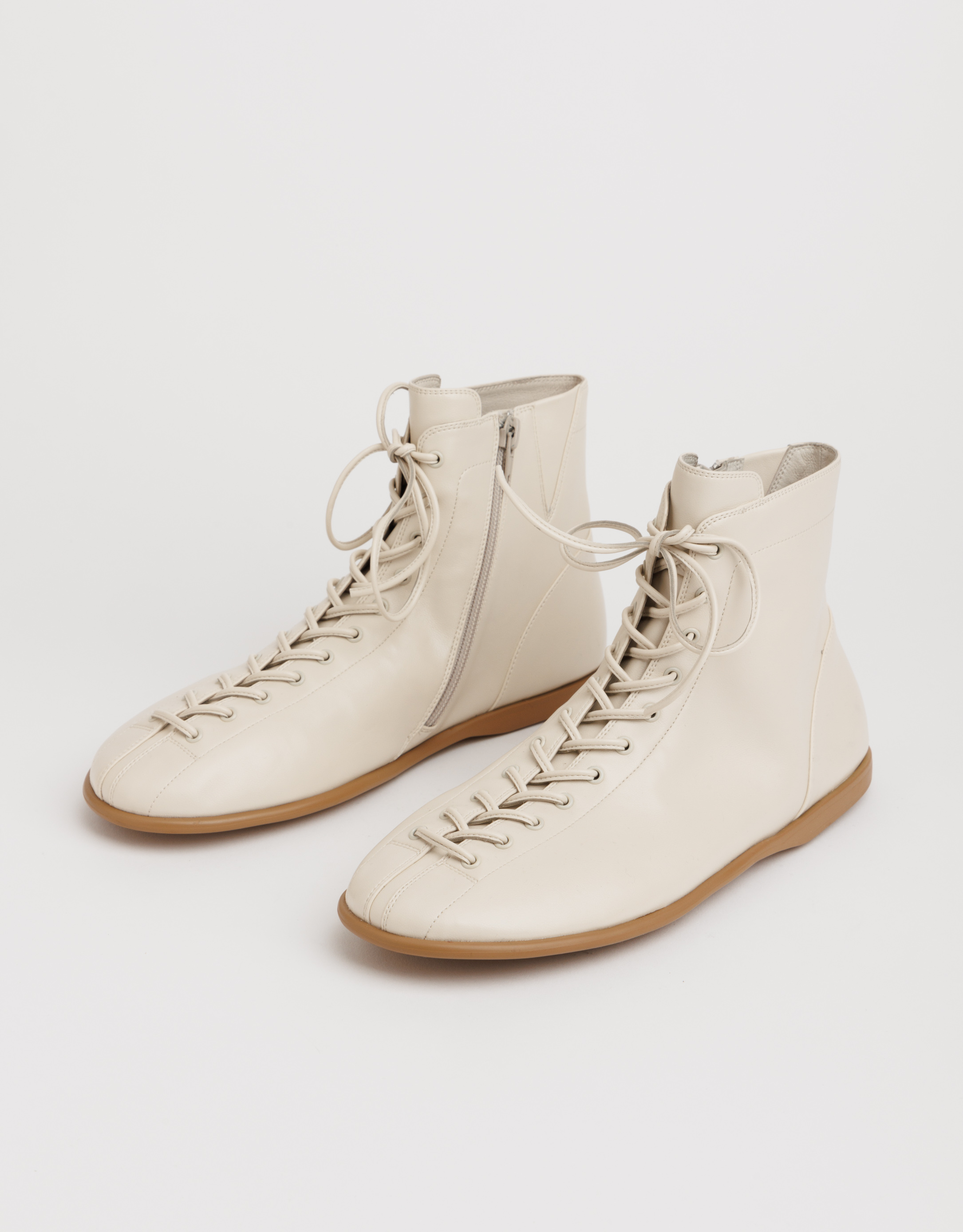 נעלי נשים - Jeffrey Campbell - מגפונים שטוחים BOXXED - אופוויט2