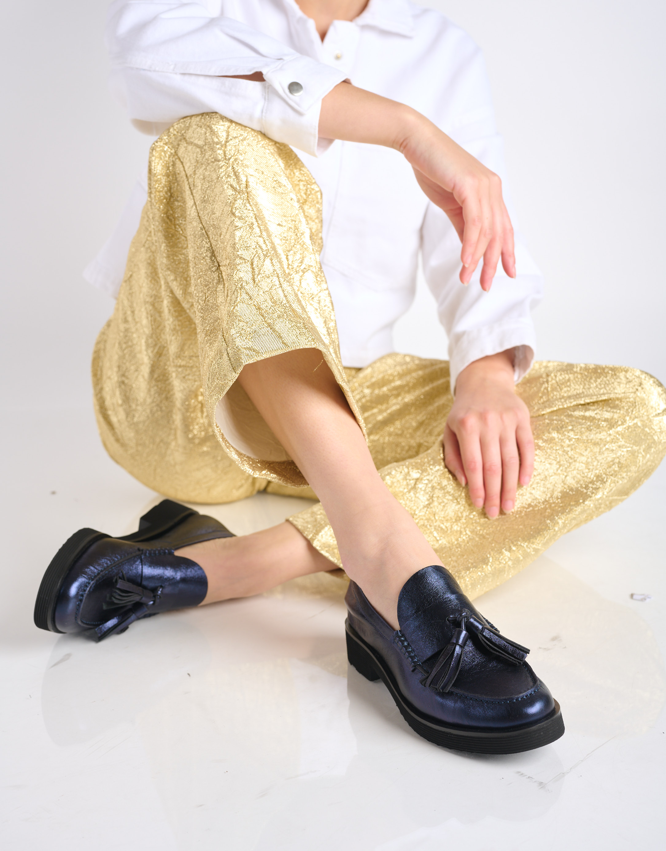 נעלי נשים - Jeffrey Campbell - מוקסיניים LENNA עם גדילים - כחול1