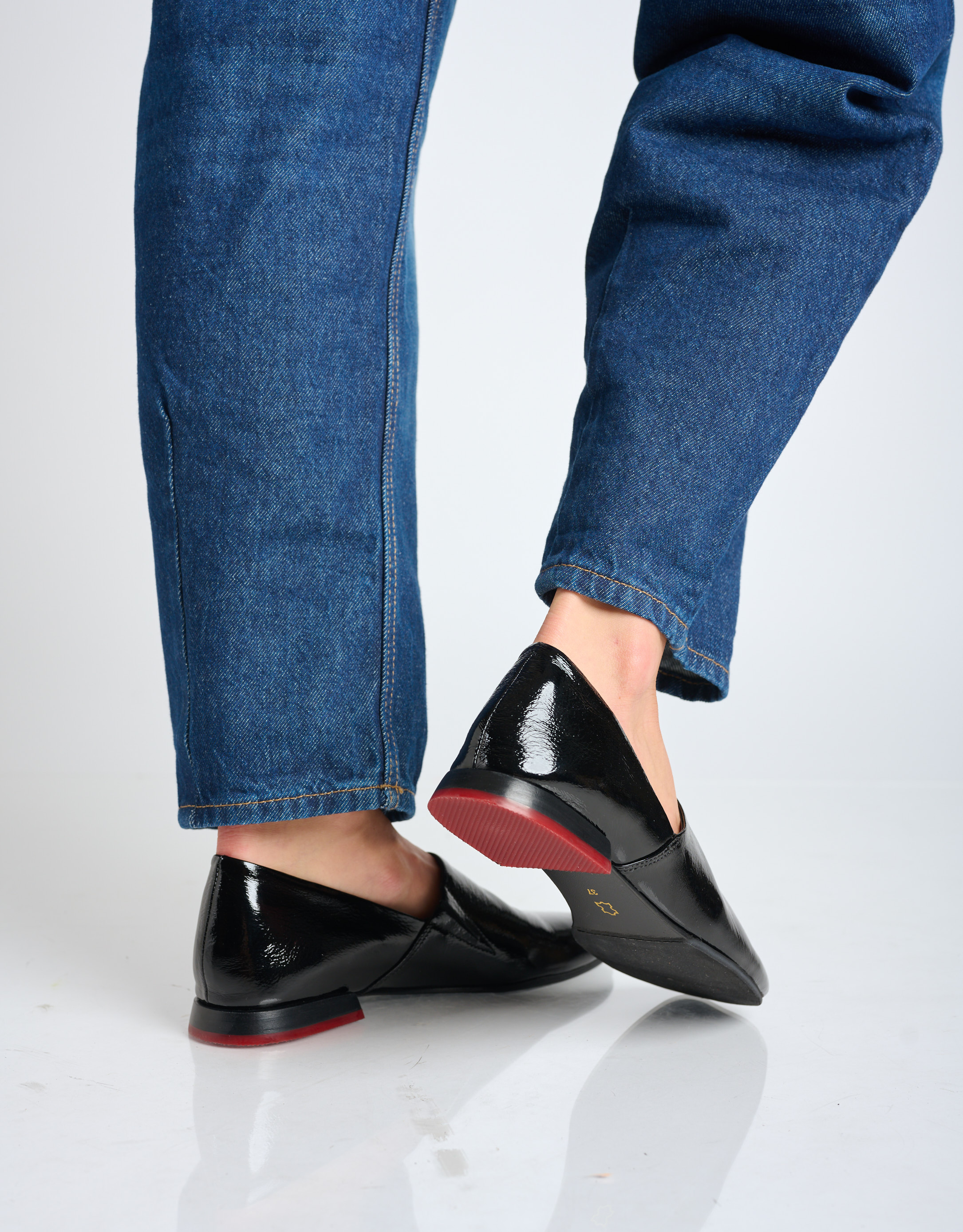 נעלי נשים - Yuko Imanishi - נעליים מבריקות שטוחות KEO - שחור4