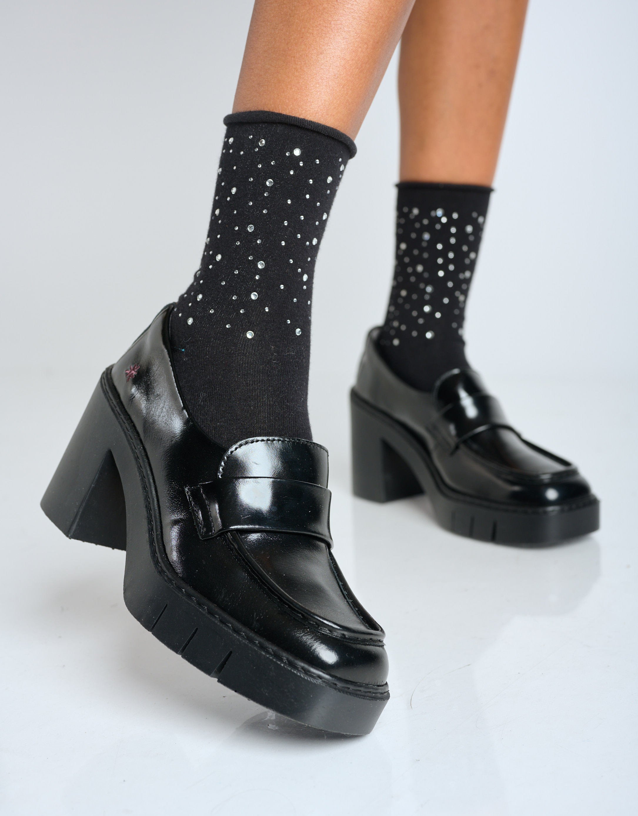 נעלי נשים - Art - מוקסינים לק עם עקב  BERNA - שחור4