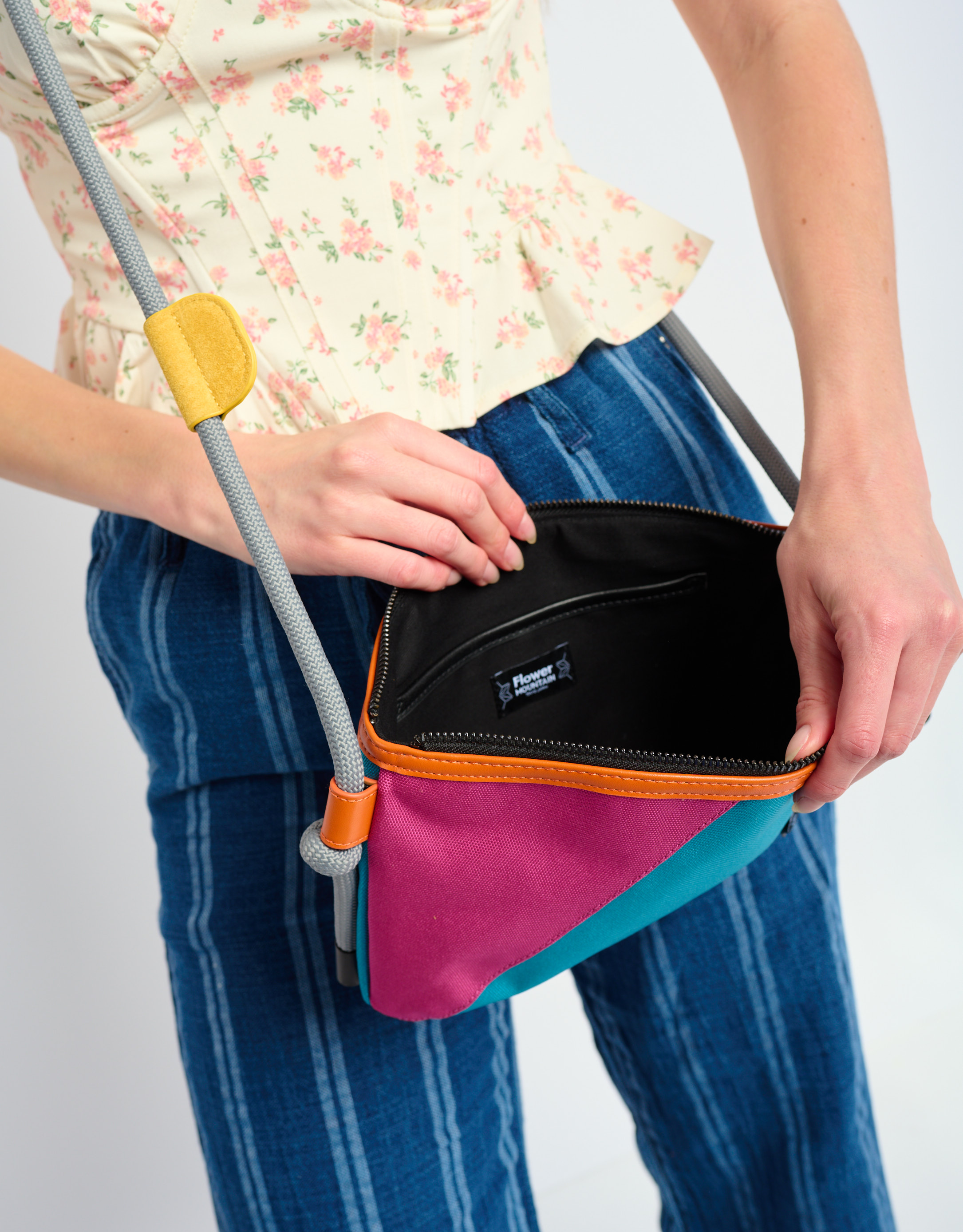נעלי נשים - Flower Mountain - תיק צד POCKET FM - כחול   ורוד1