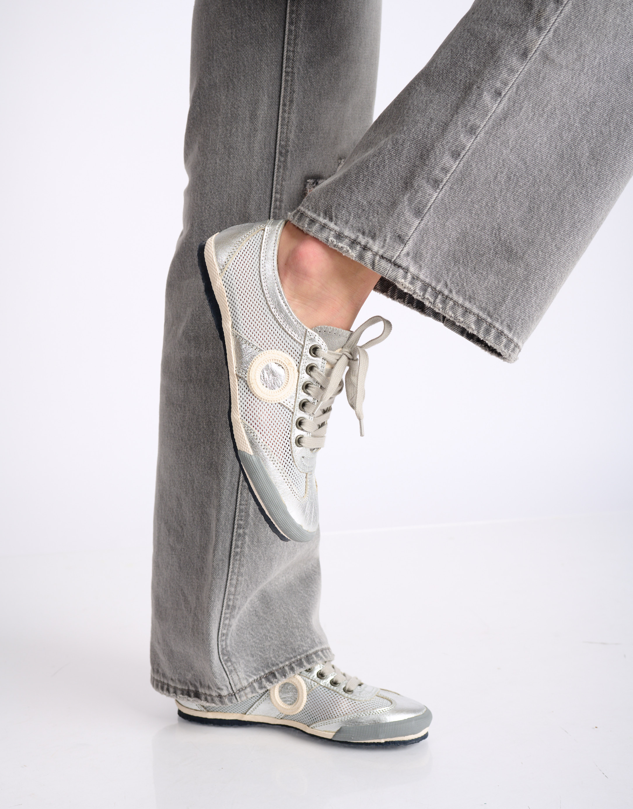 נעלי נשים - Aro - סניקרס מטאליות JOANETA - כסף2