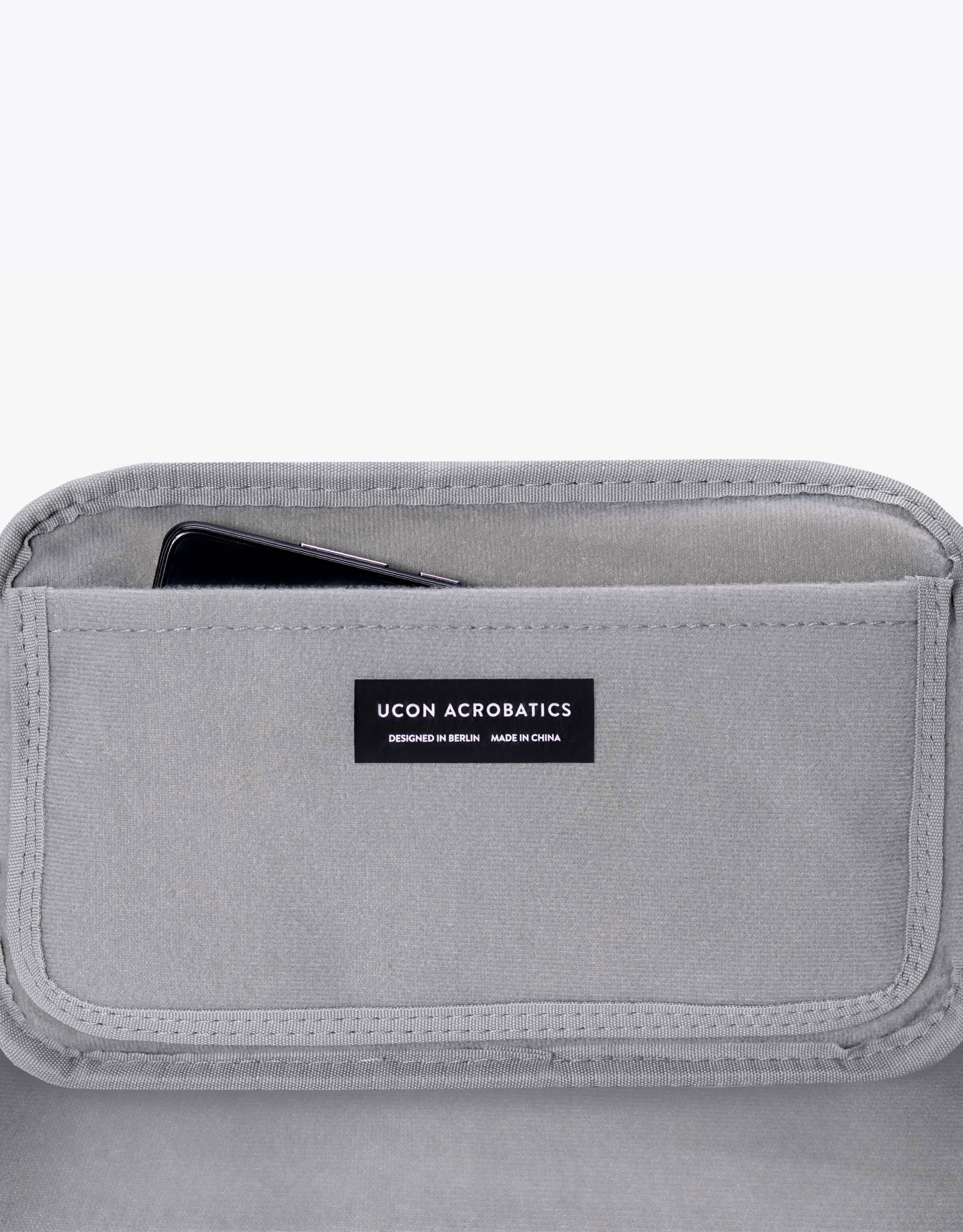 נעלי נשים - Ucon Acrobatics - פאוץ' גדול ANDO - אדום3