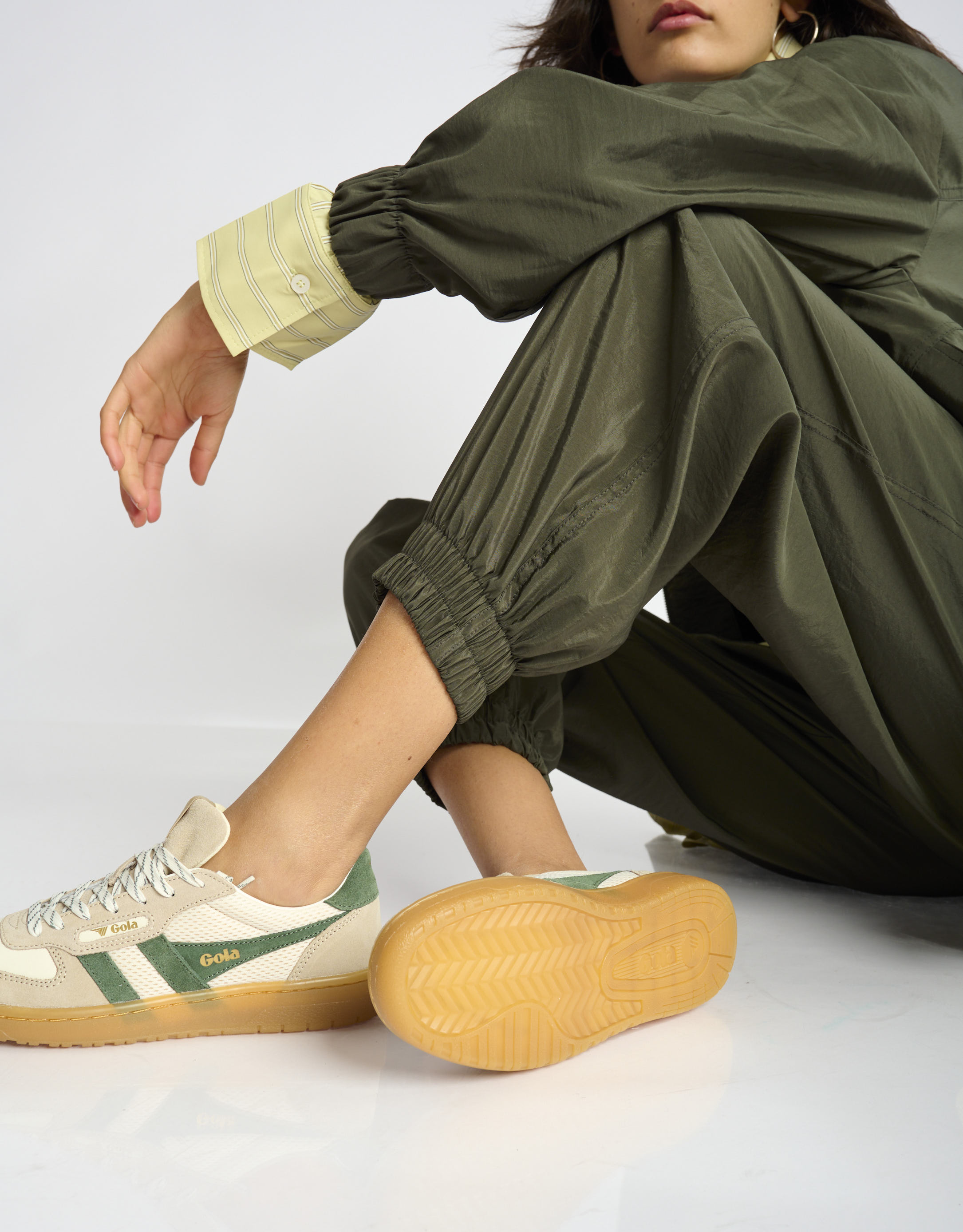 נעלי נשים - Gola - סניקרס בד וזמש HAWK 83 - לבן   ירוק1