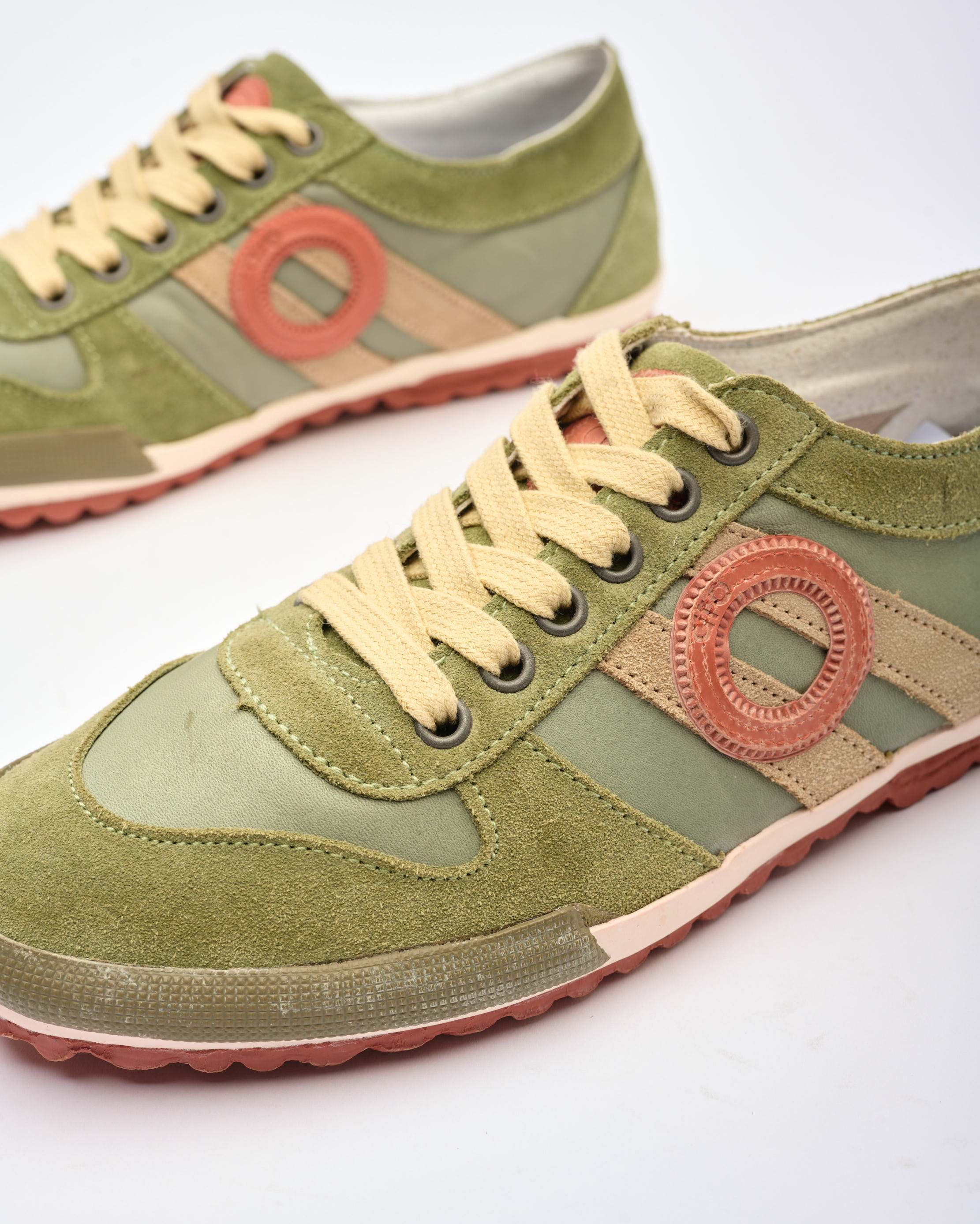 נעלי נשים - Aro - סניקרס נמוכות מעור IDO - זית2