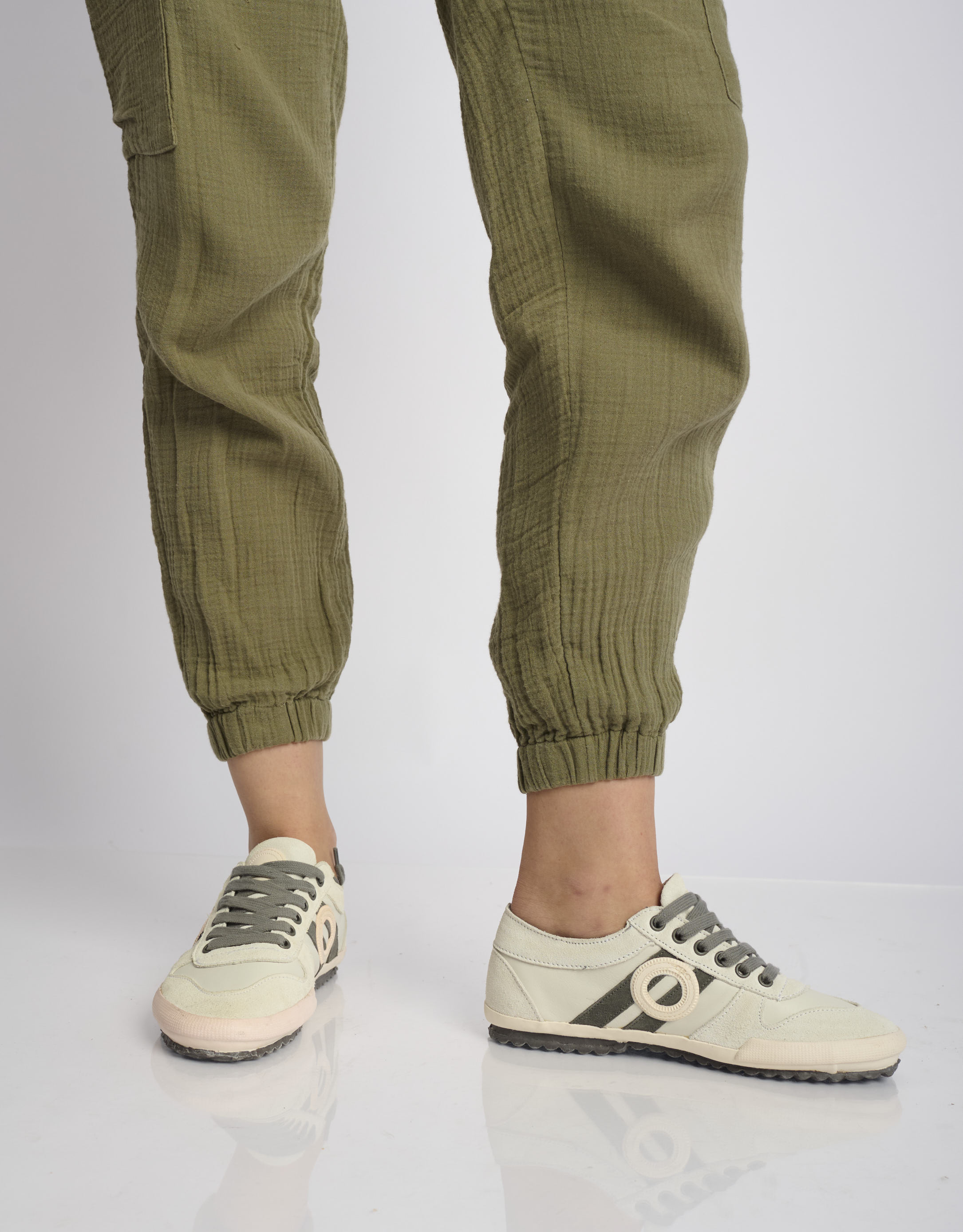 נעלי נשים - Aro - סניקרס נמוכות מעור IDO - לבן   אפור3