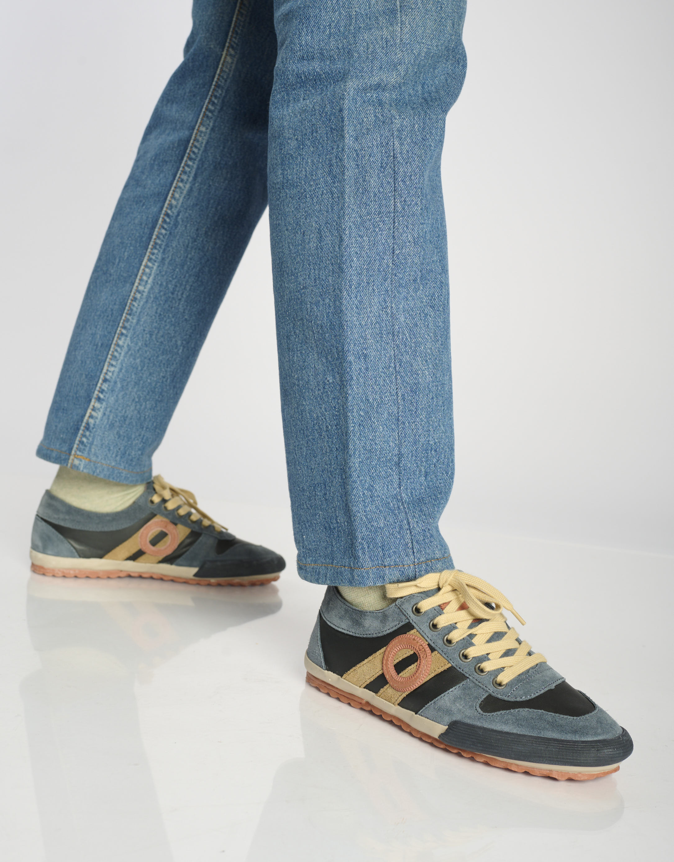 נעלי נשים - Aro - סניקרס נמוכות מעור IDO - כחול3