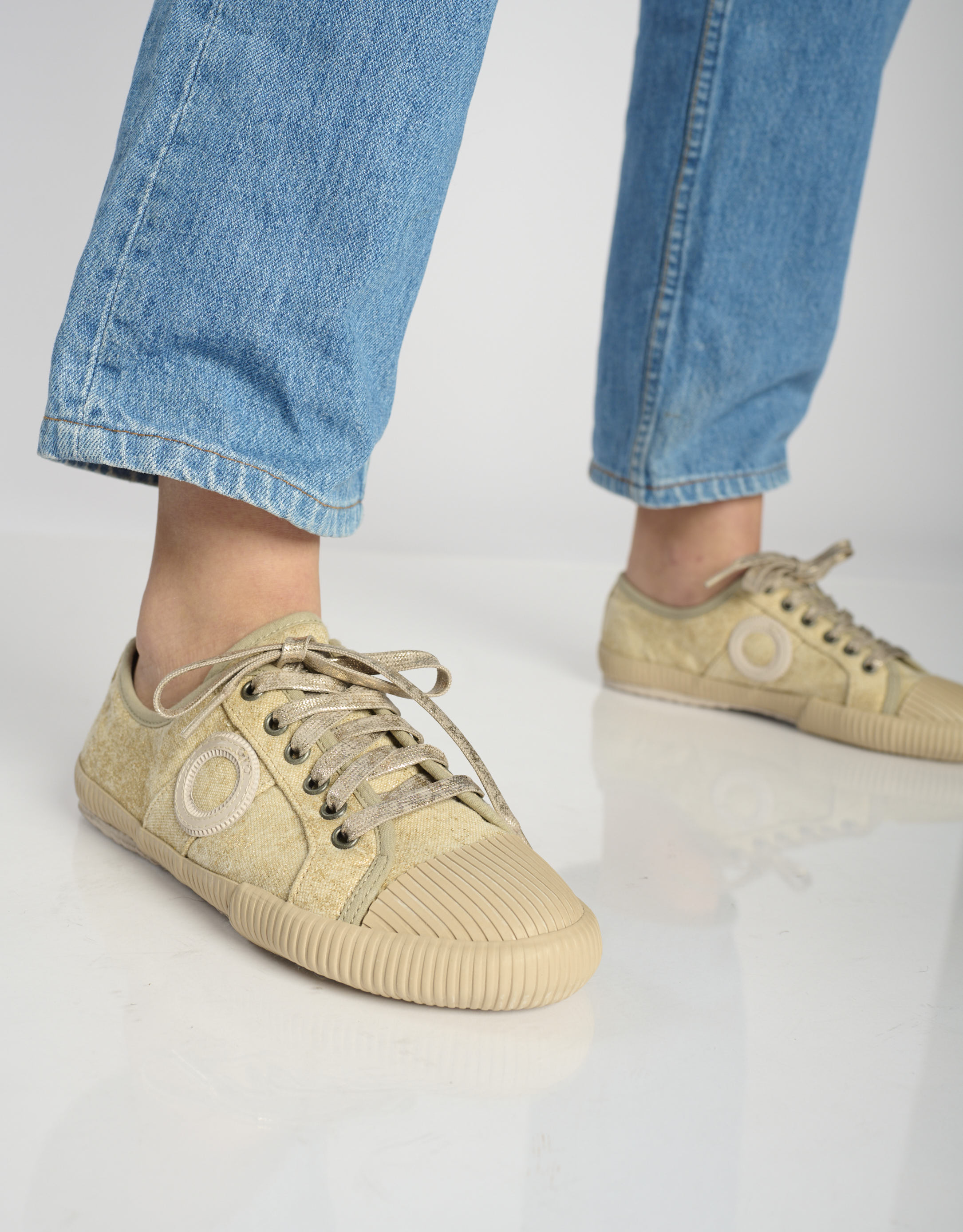 נעלי נשים - Aro - סניקרס מנצנצות CHARLIE - בז'3