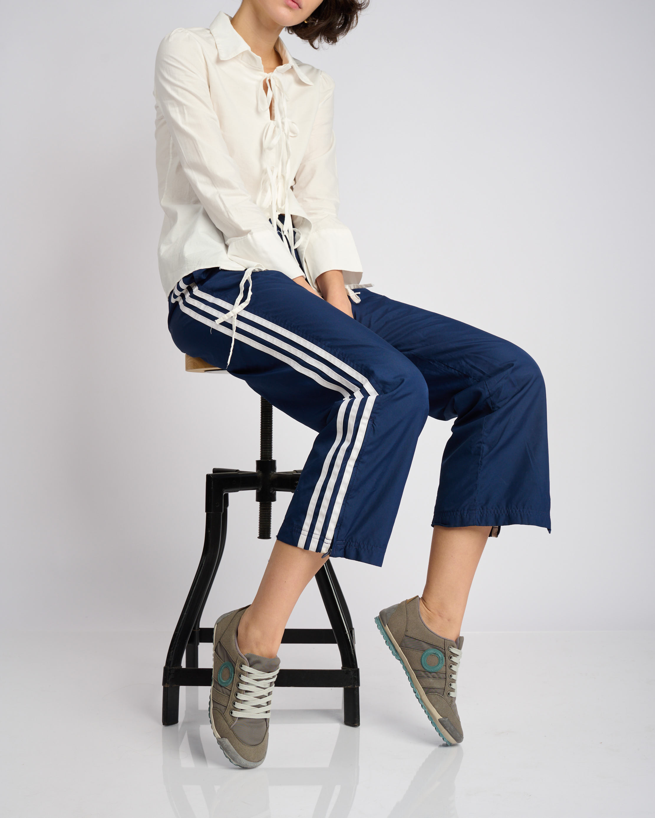 נעלי נשים - Aro - סניקרס IDO B VEGAN - אפור1