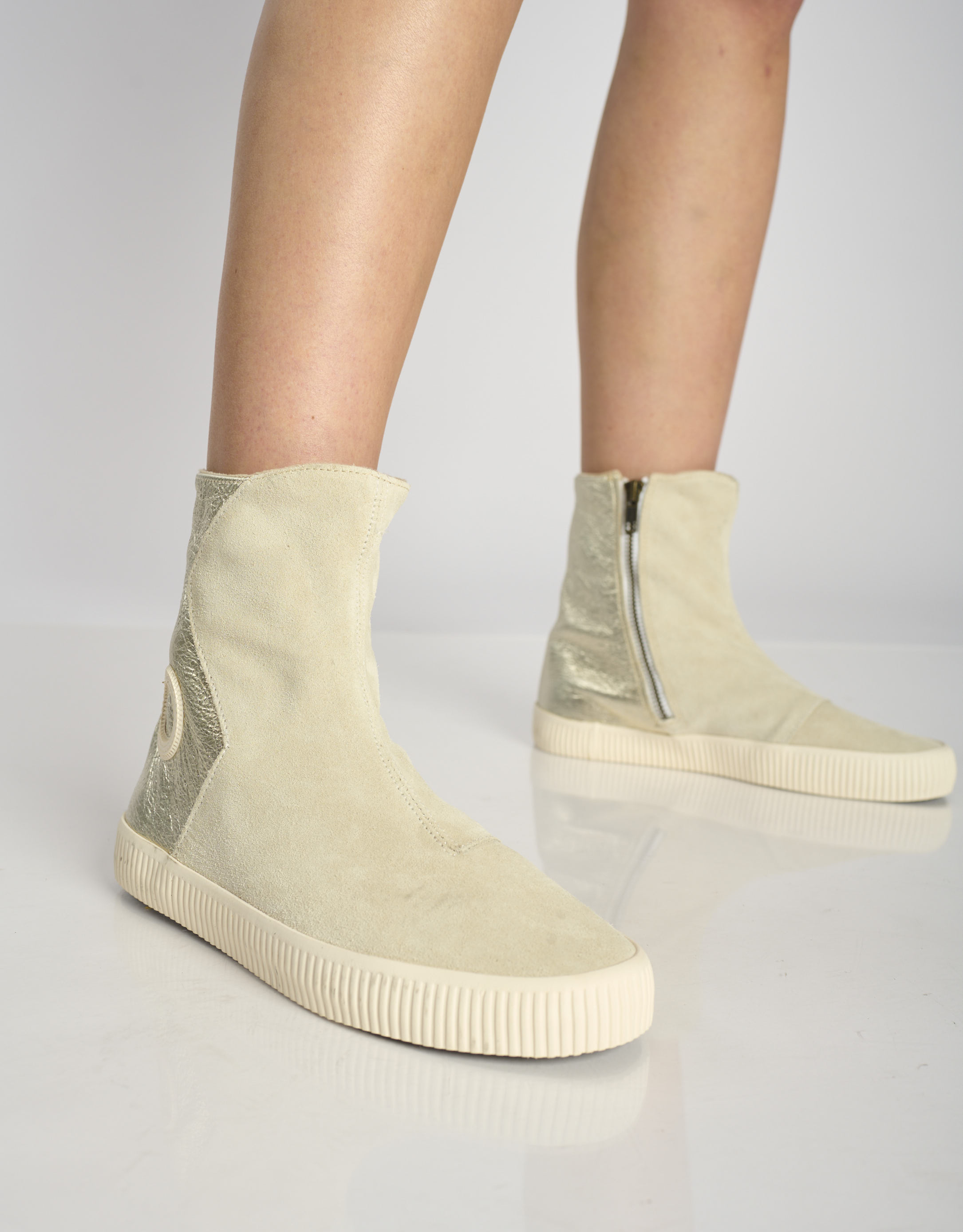 נעלי נשים - Aro - מגפונים משולבים NOELLE - פלטינה4