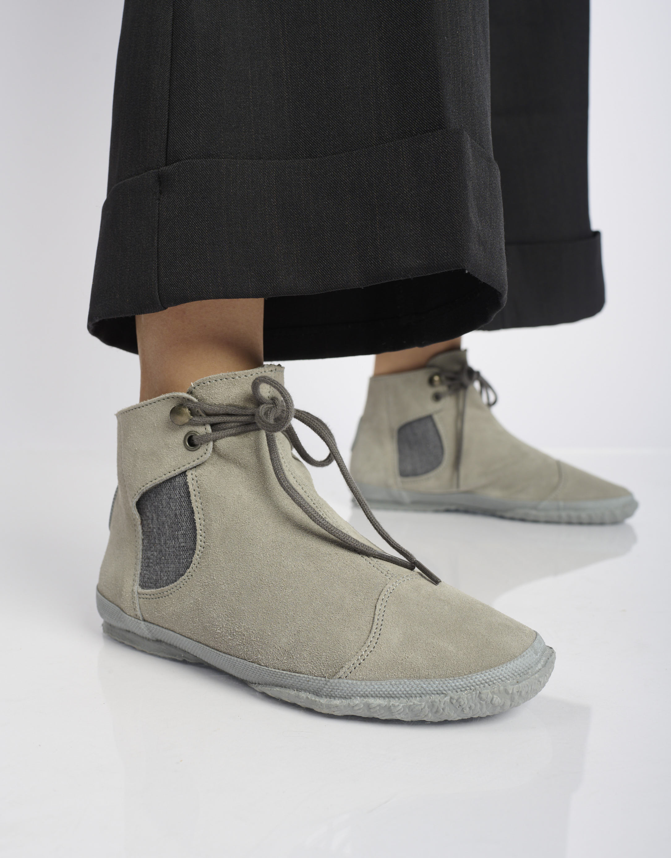 נעלי נשים - Aro - מגפוני זמש WILLY - אפור בהיר3