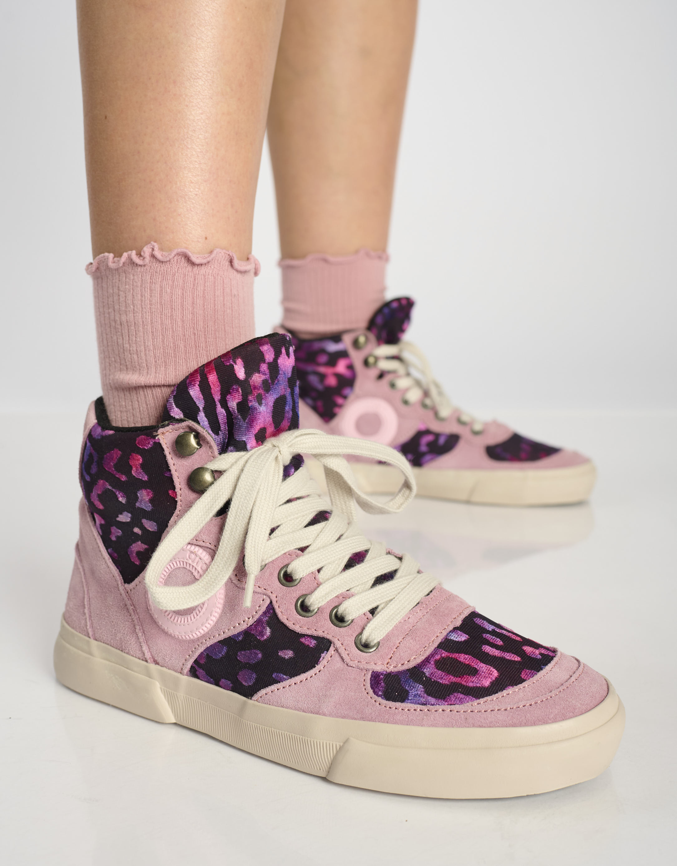 נעלי נשים - Aro - סניקרס מנומרות EMMA - ורוד4