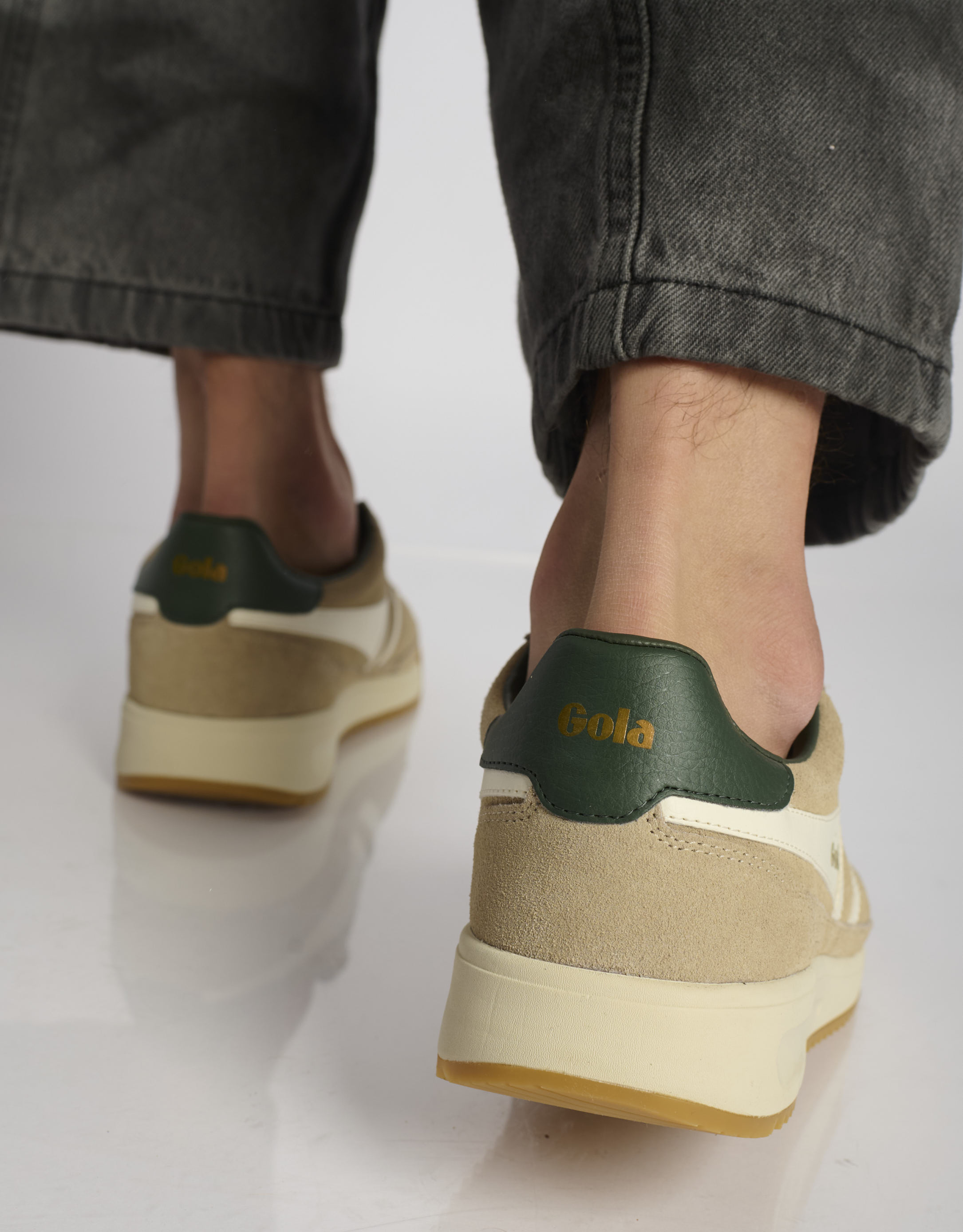 נעלי גברים - Gola - סניקרס זמש TORNADO 88 - בז'3