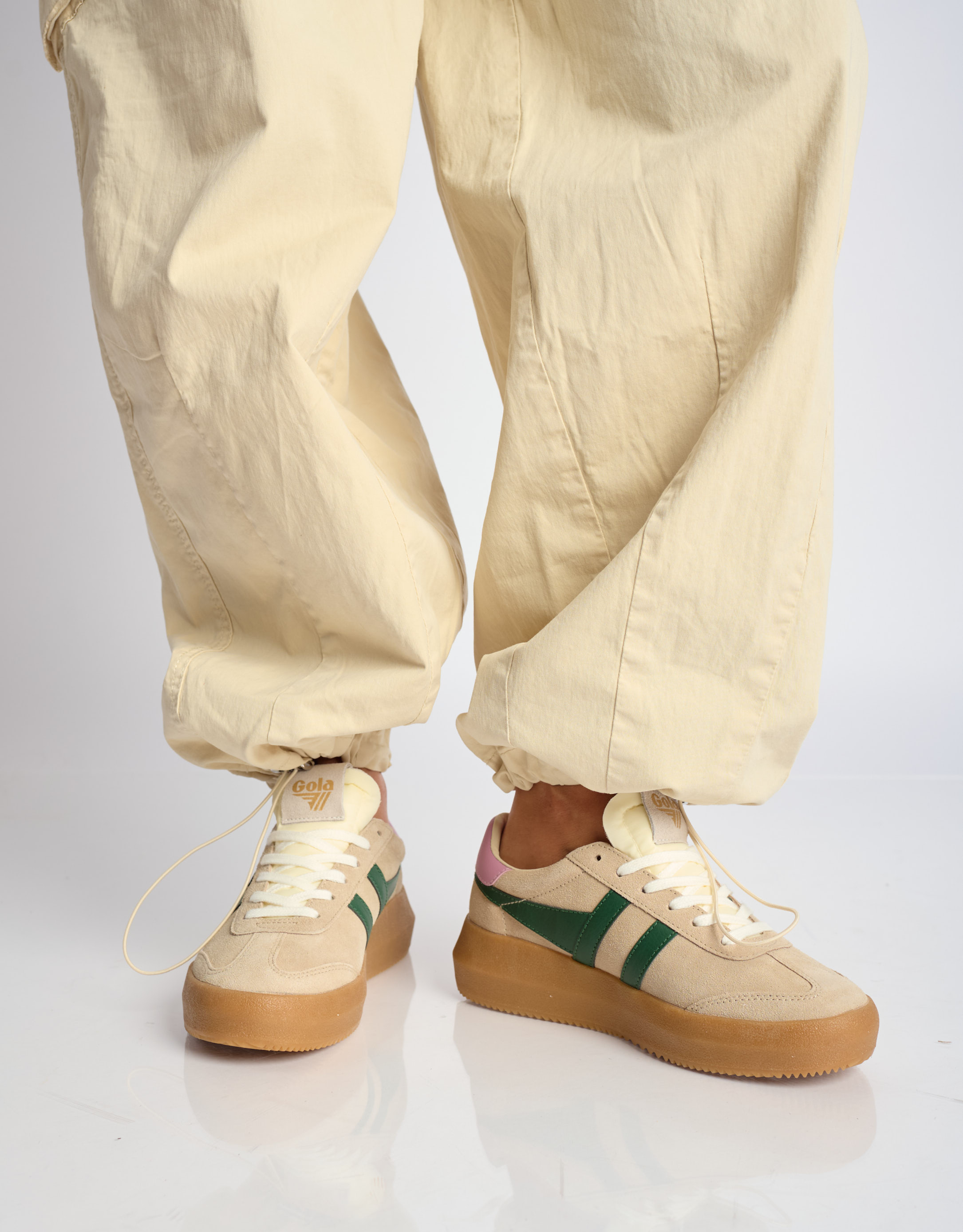 נעלי נשים - Gola - סניקרס זמש ATHENA - בז'   ירוק4