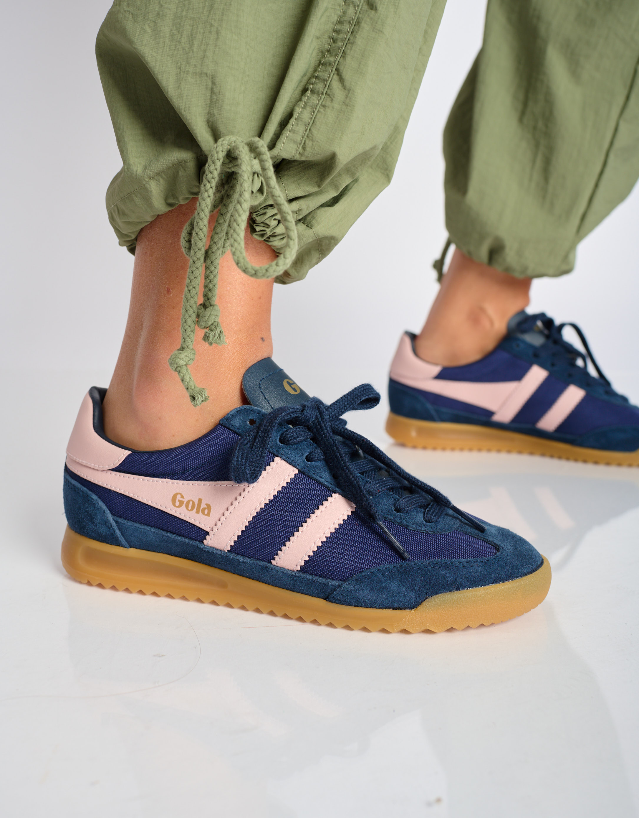 נעלי נשים - Gola - סניקרס TORNADO - כחול   ורוד1
