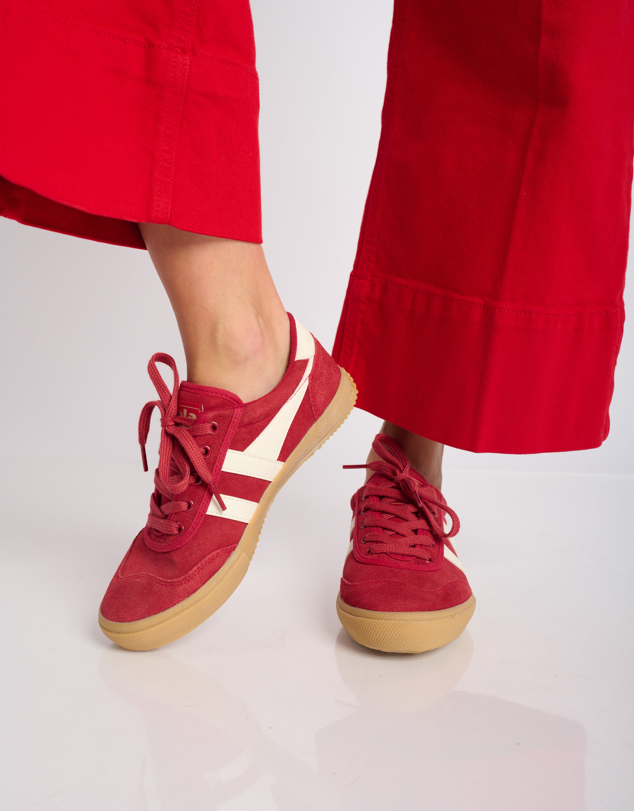 נעלי נשים - Gola - סניקרס זמש BADMINTON - אדום4