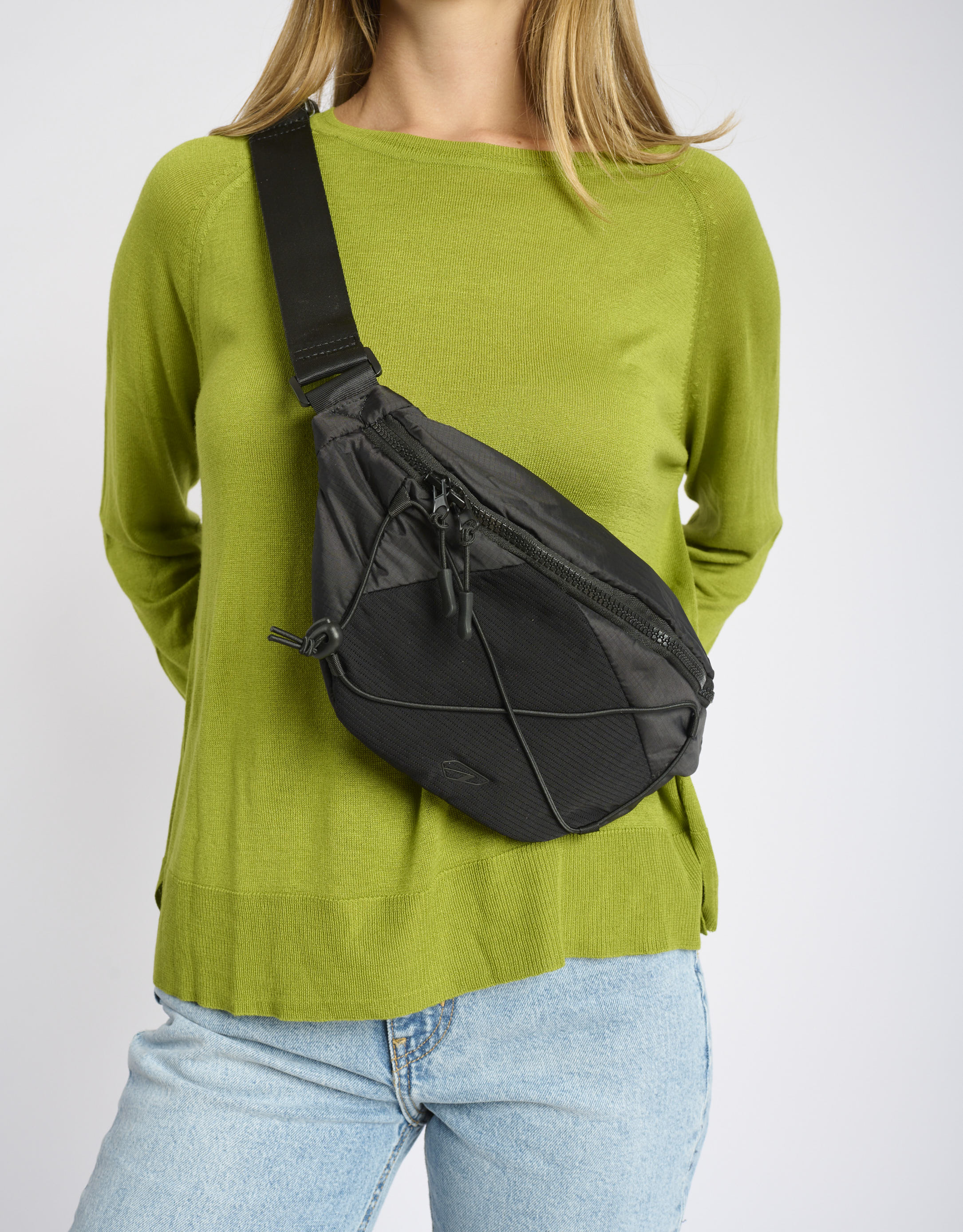 Arkk - תיק פאוצ' ניילון BUMBAG - שחור1