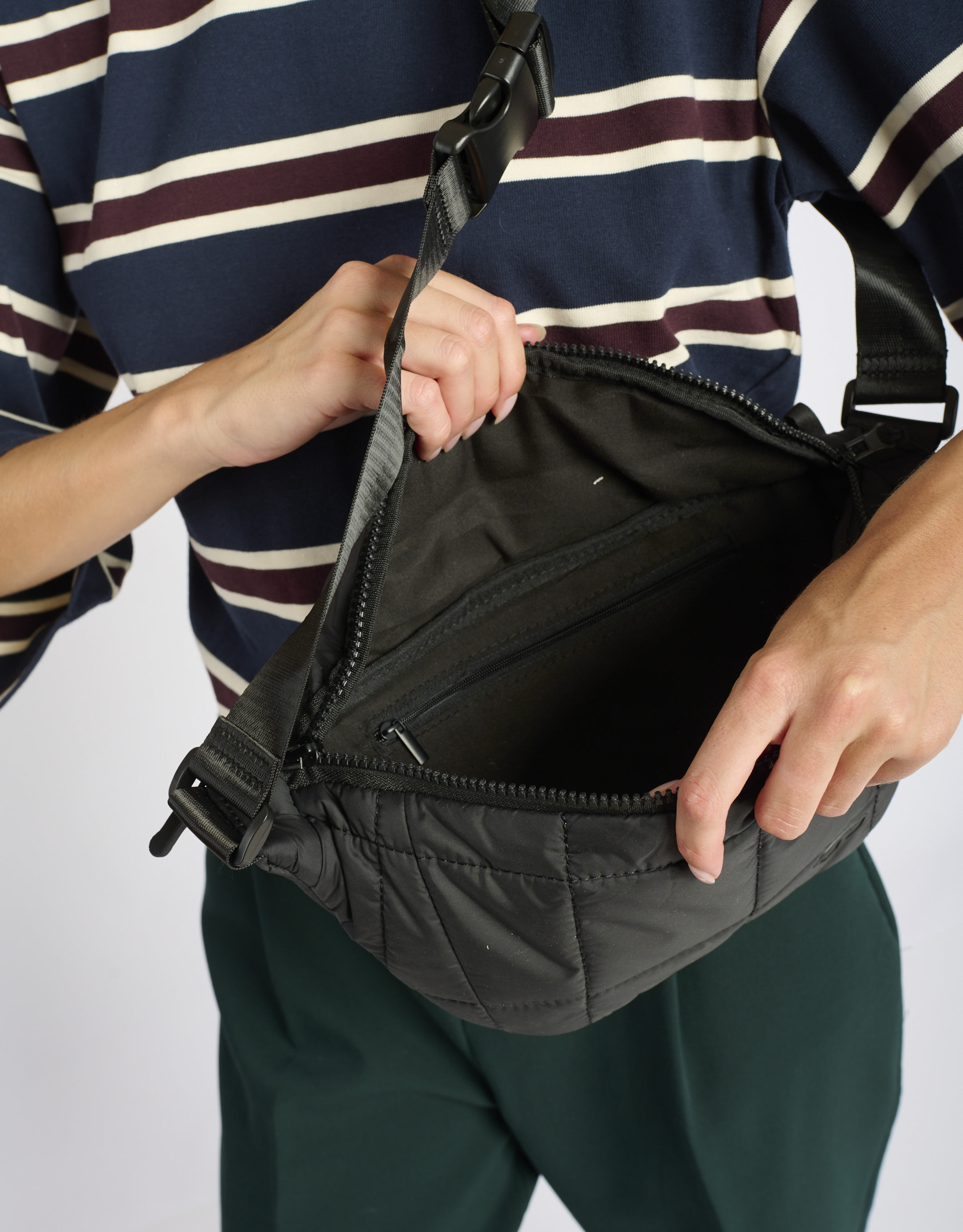 Arkk - תיק פאוצ' PADDED BUMBAG - שחור2