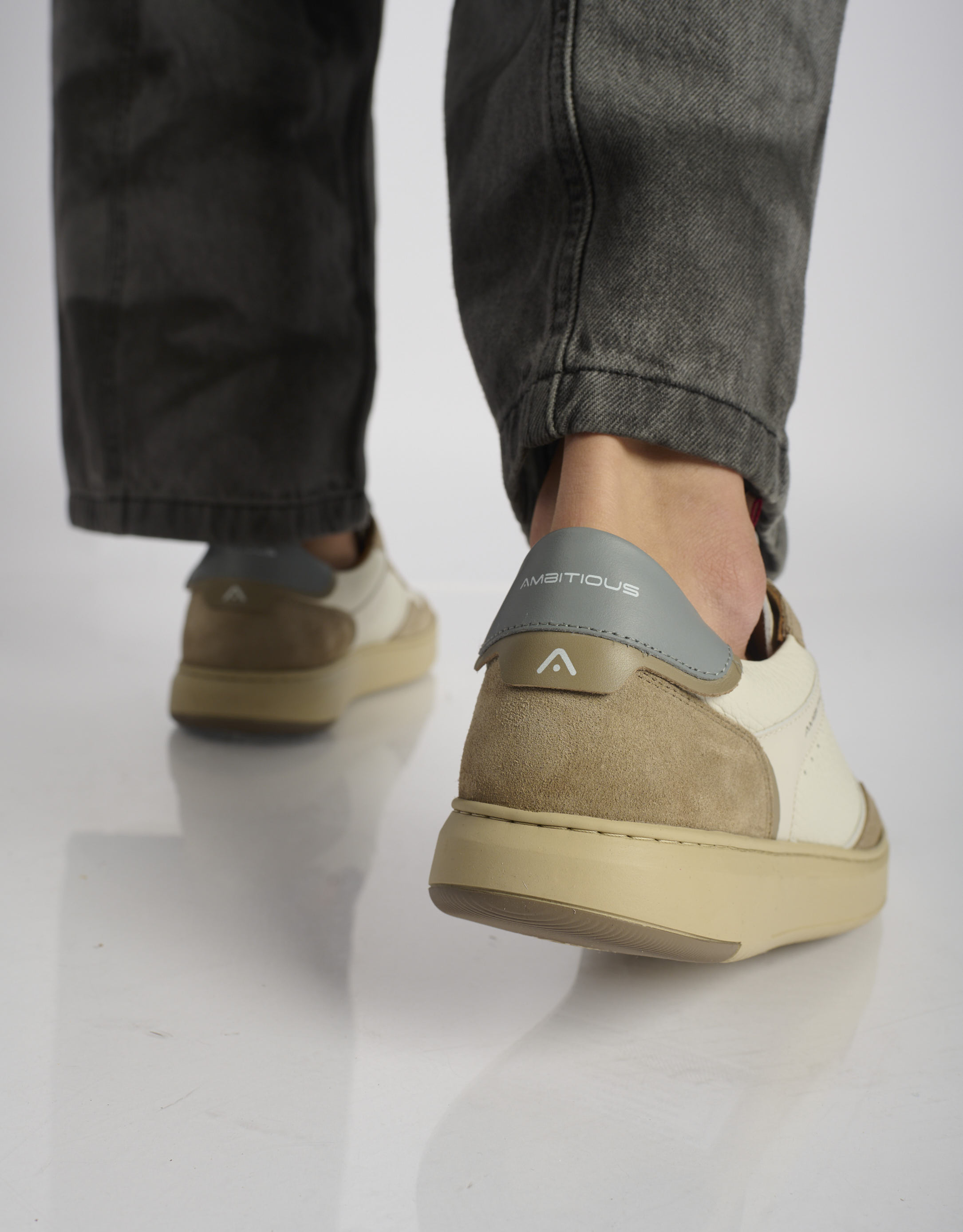 נעלי גברים -  - סניקרס עור AKTIF - לבן   חום1