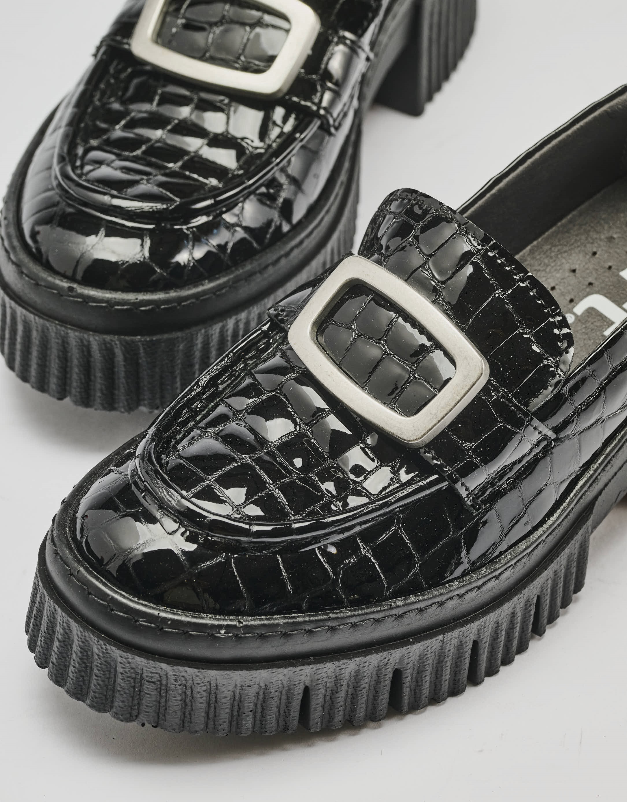 נעלי נשים - Art - נעלי מוקסין עם אבזם YORK - שחור1