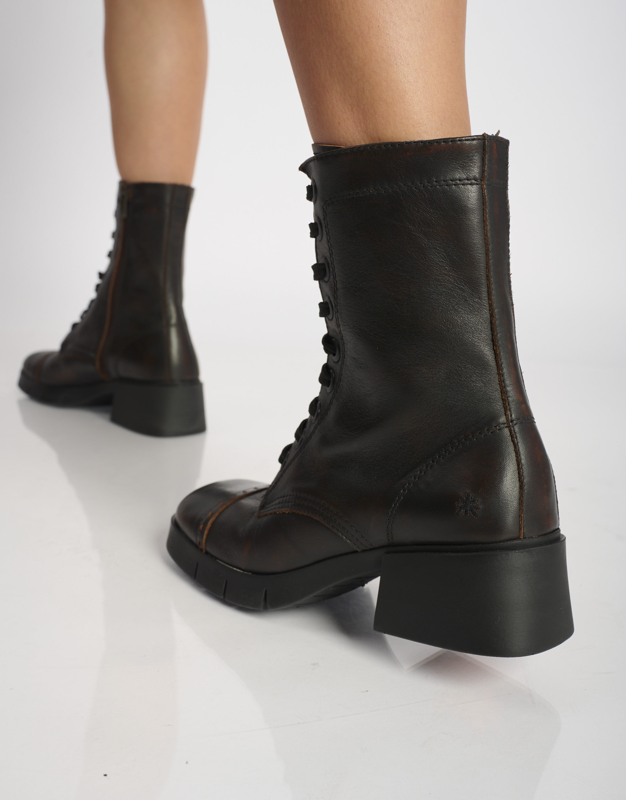 נעלי נשים - Art - מגפון שרוכים VARSOVIA - חום2