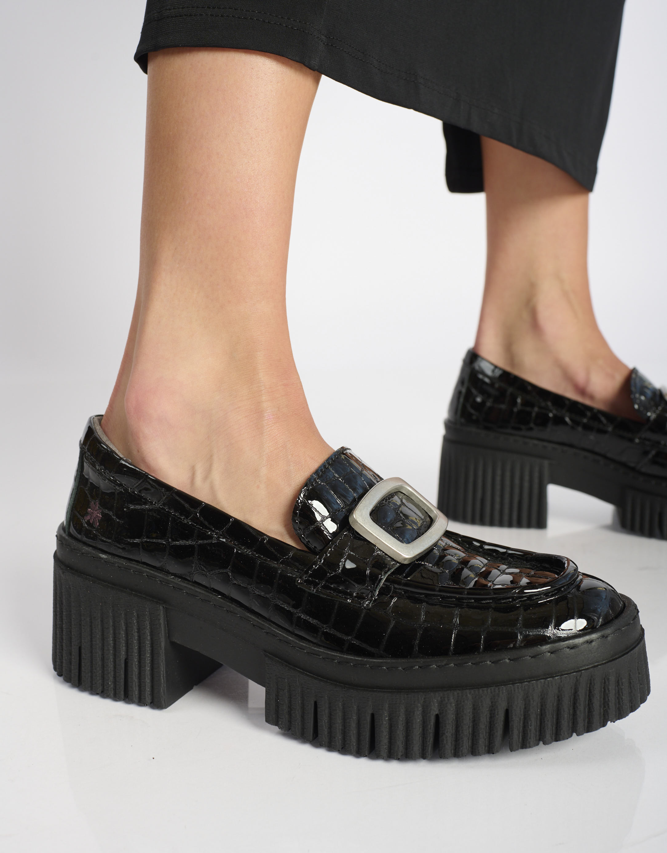 נעלי נשים - Art - נעלי מוקסין עם אבזם YORK - שחור3