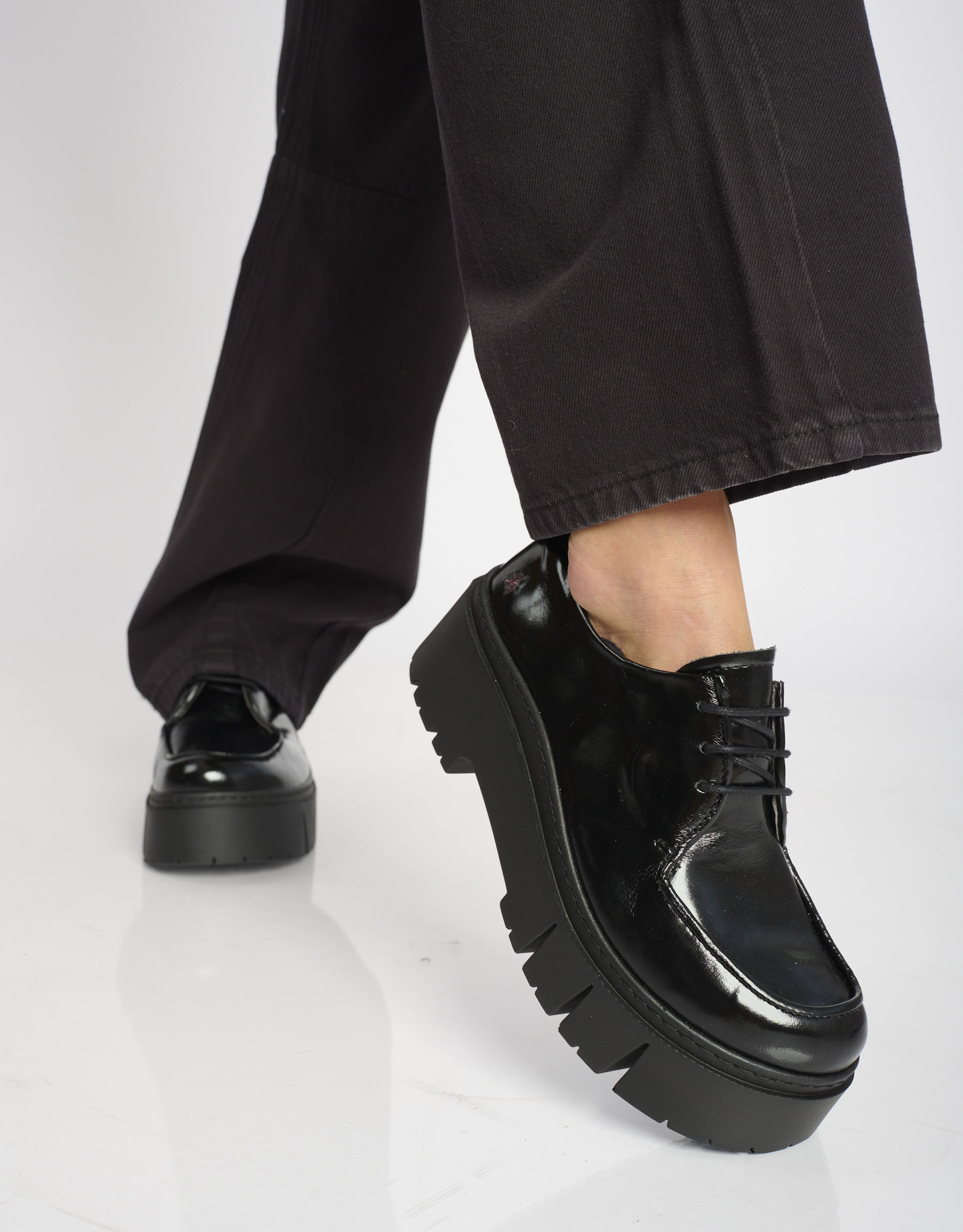 נעלי נשים - Art - נעלי פלטפורמה LEEDS - שחור1