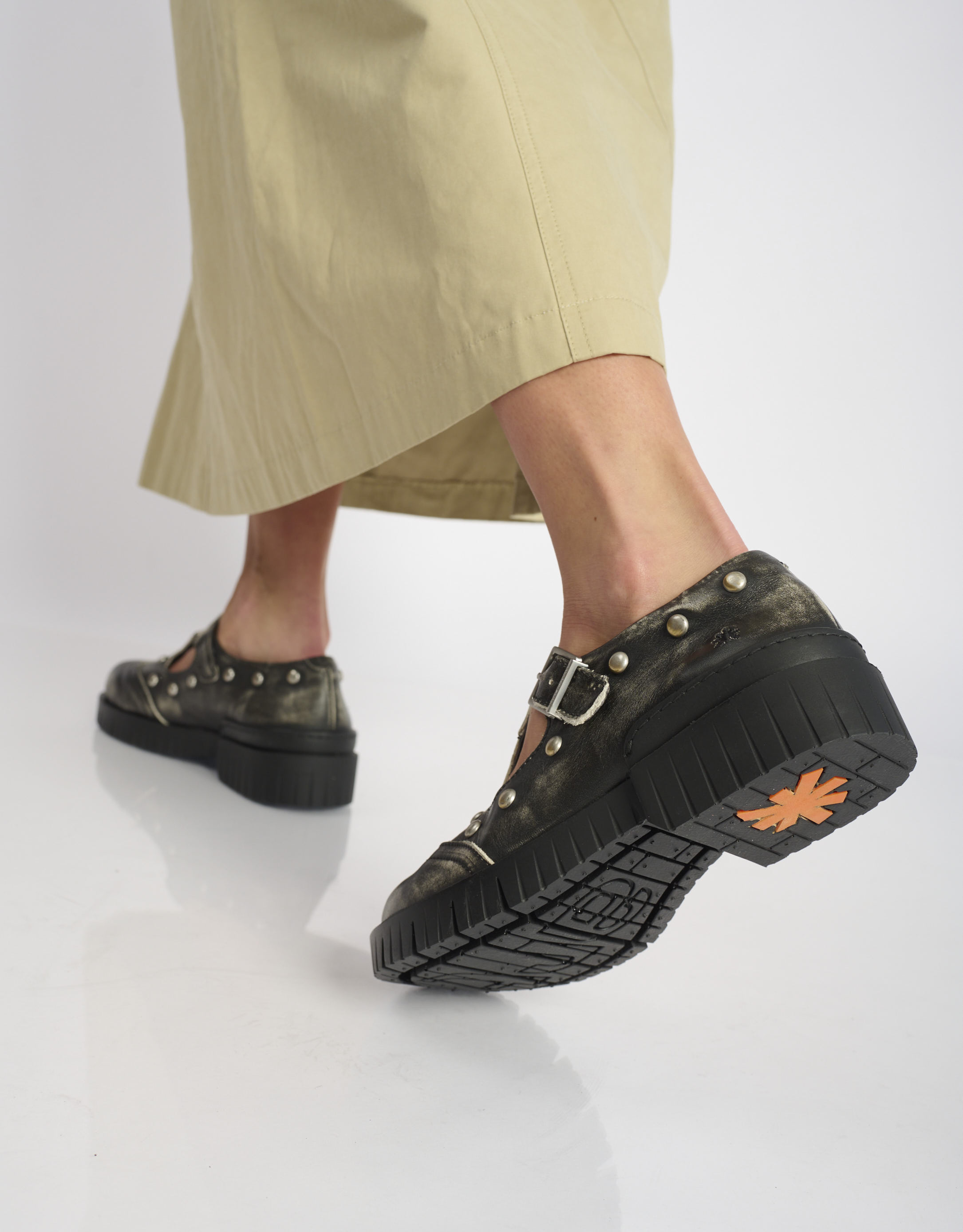 נעלי נשים - Art - נעלי בובה עם ניטים OXFORD - שחור מיוחד4