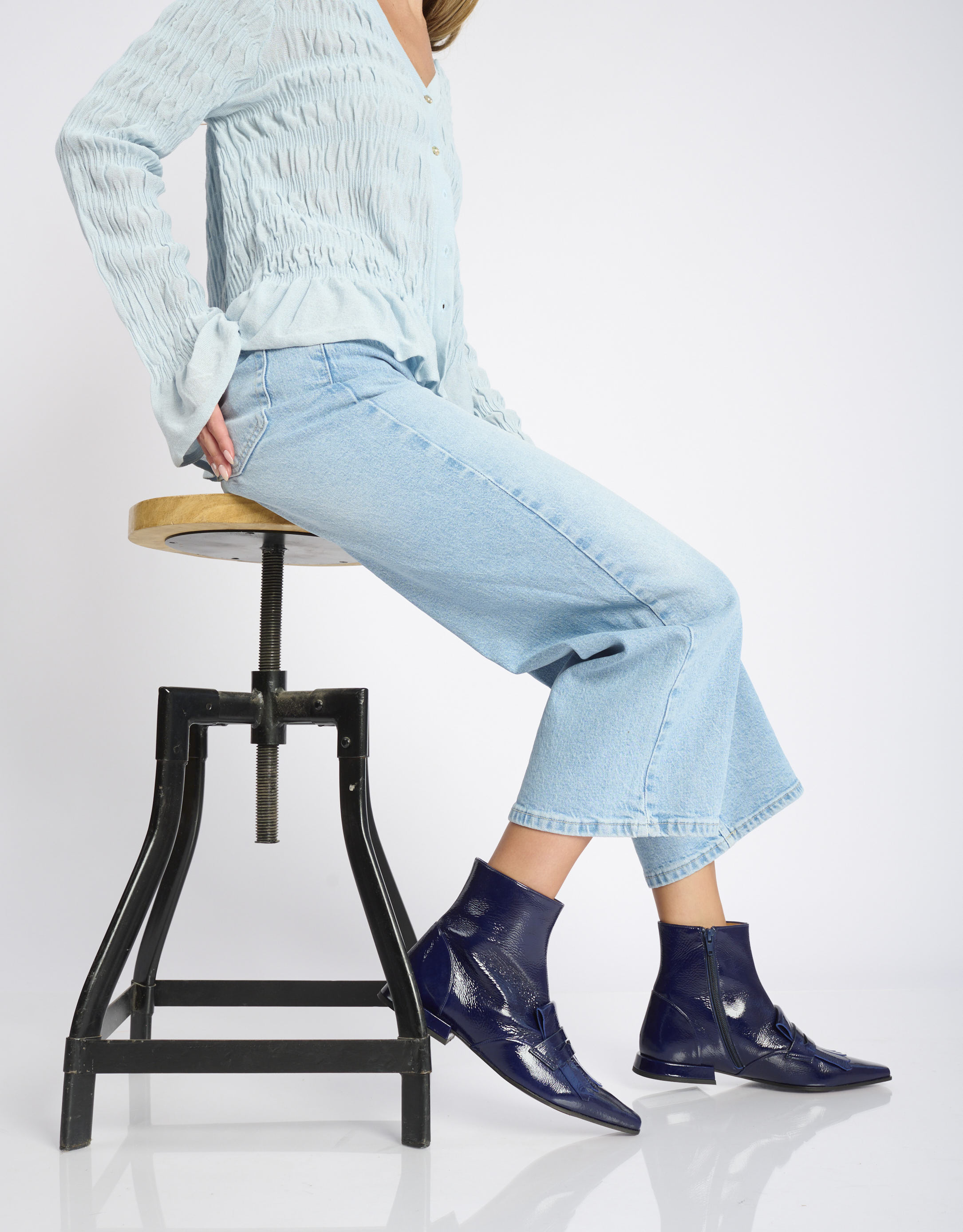 נעלי נשים - Chie Mihara - מגפונים שטוחים GATUSA - כחול1