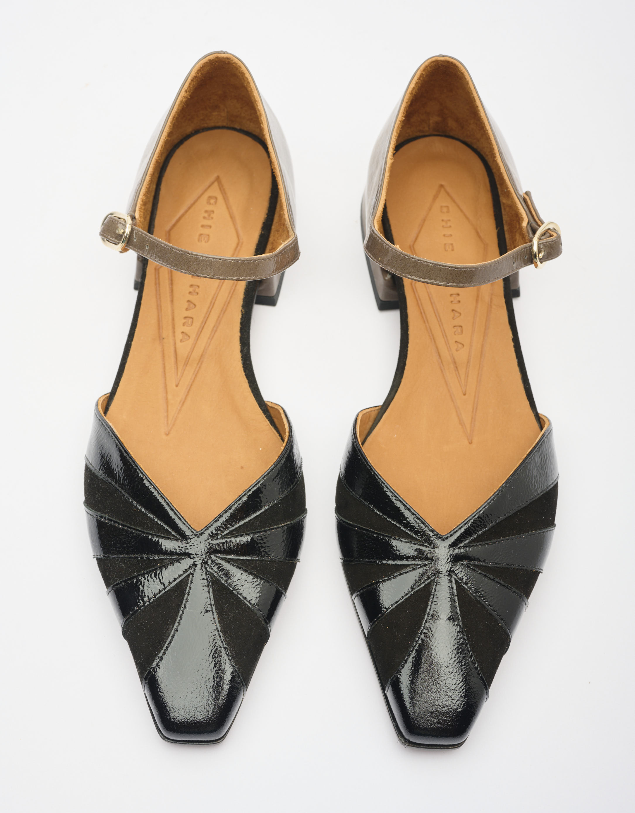 נעלי נשים - Chie Mihara - נעלי סירה שטוחות GASI - שחור אפור4