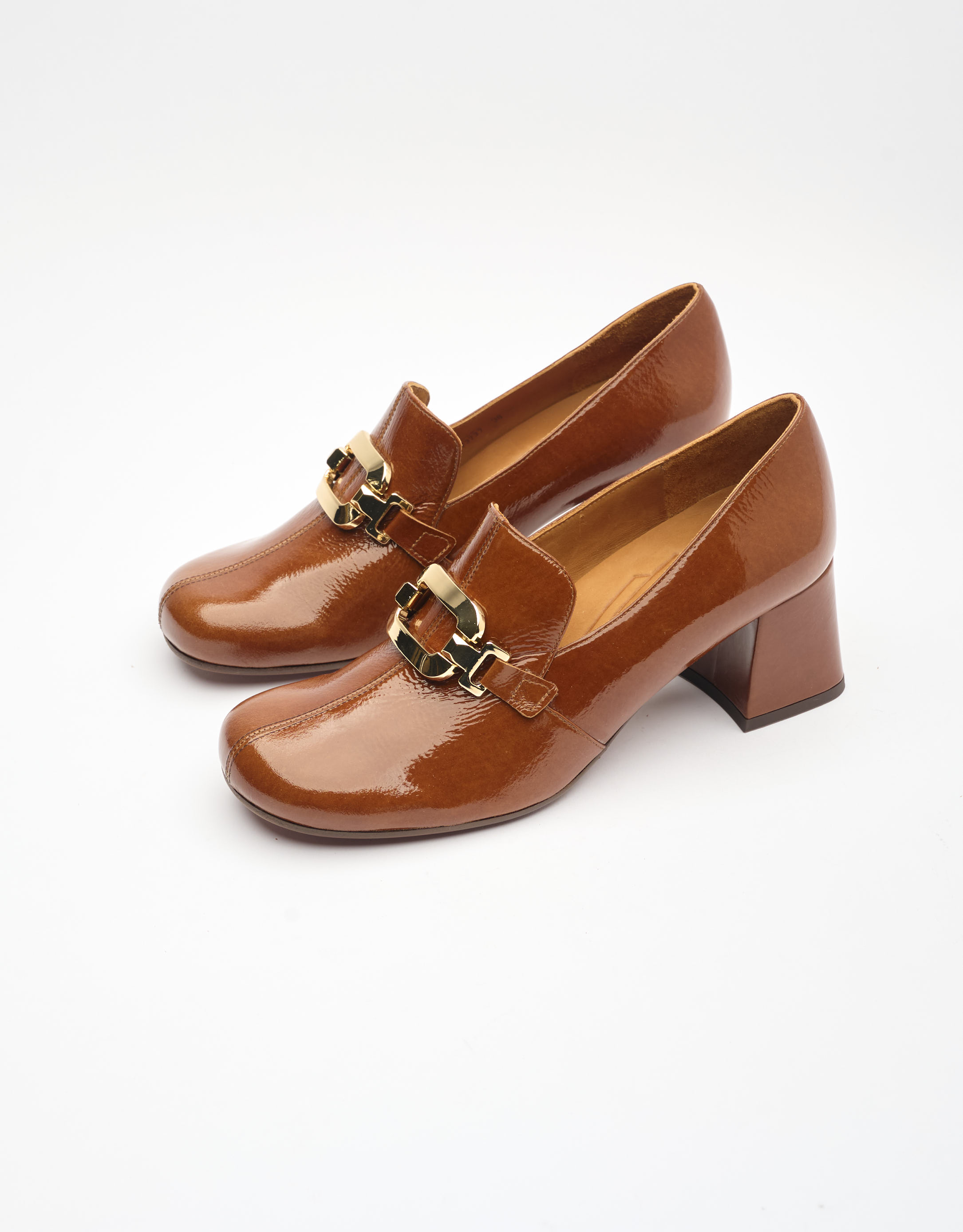 נעלי נשים - Chie Mihara - נעלי מוקסין עם עקב MOIL - קאמל2