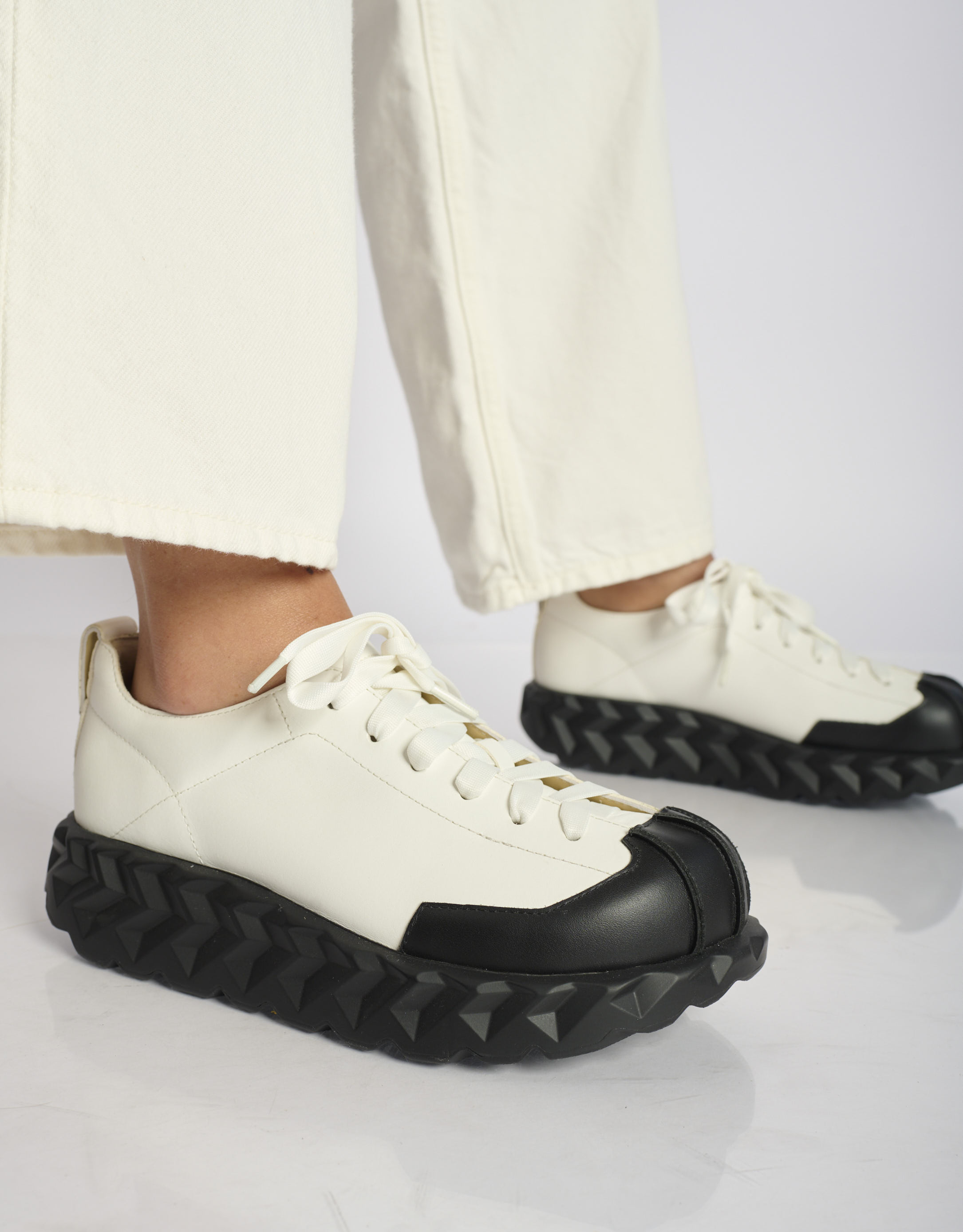 נעלי נשים - 4CCCCEES - סניקרס עור JABARA COMET - לבן3