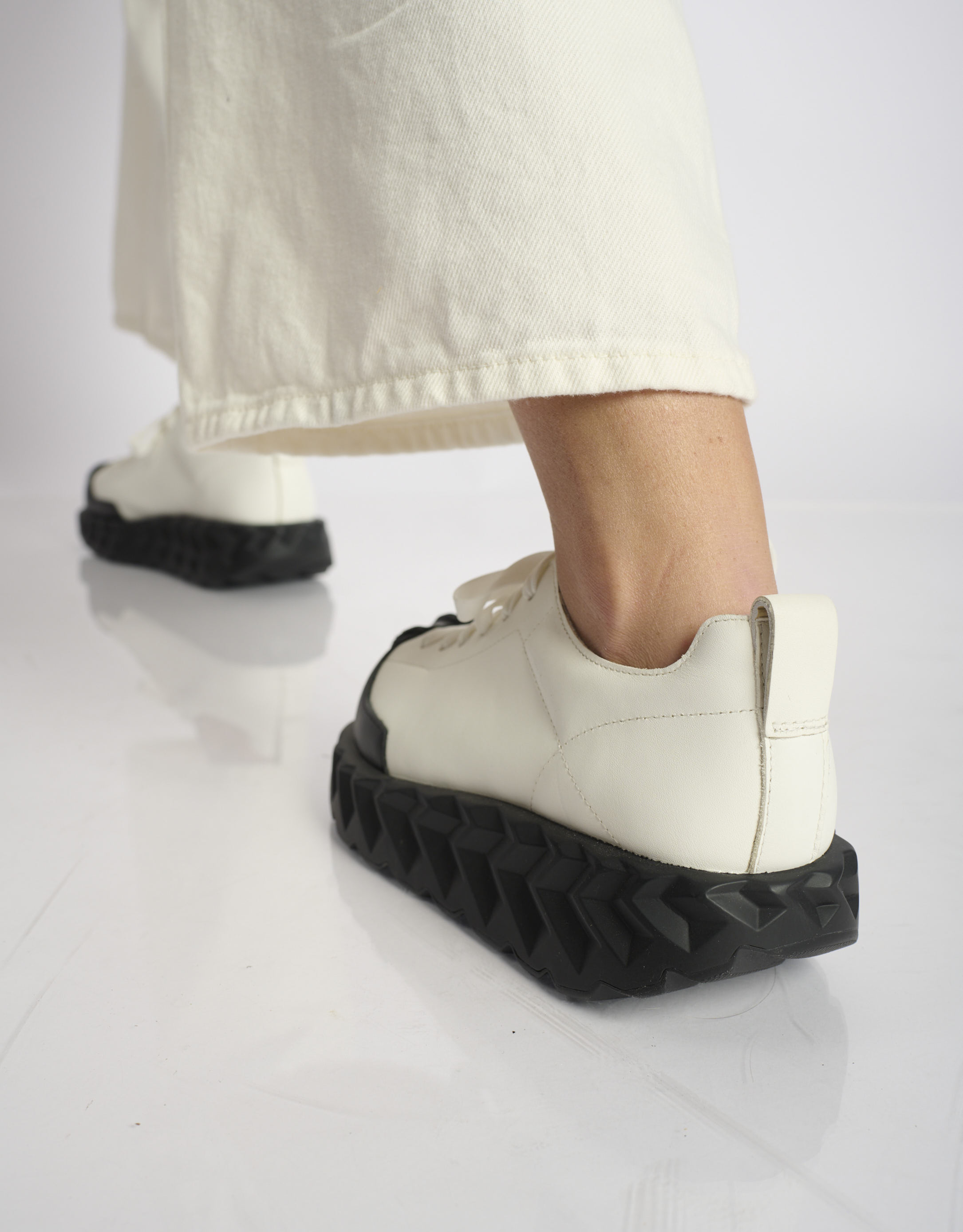 נעלי נשים - 4CCCCEES - סניקרס עור JABARA COMET - לבן4