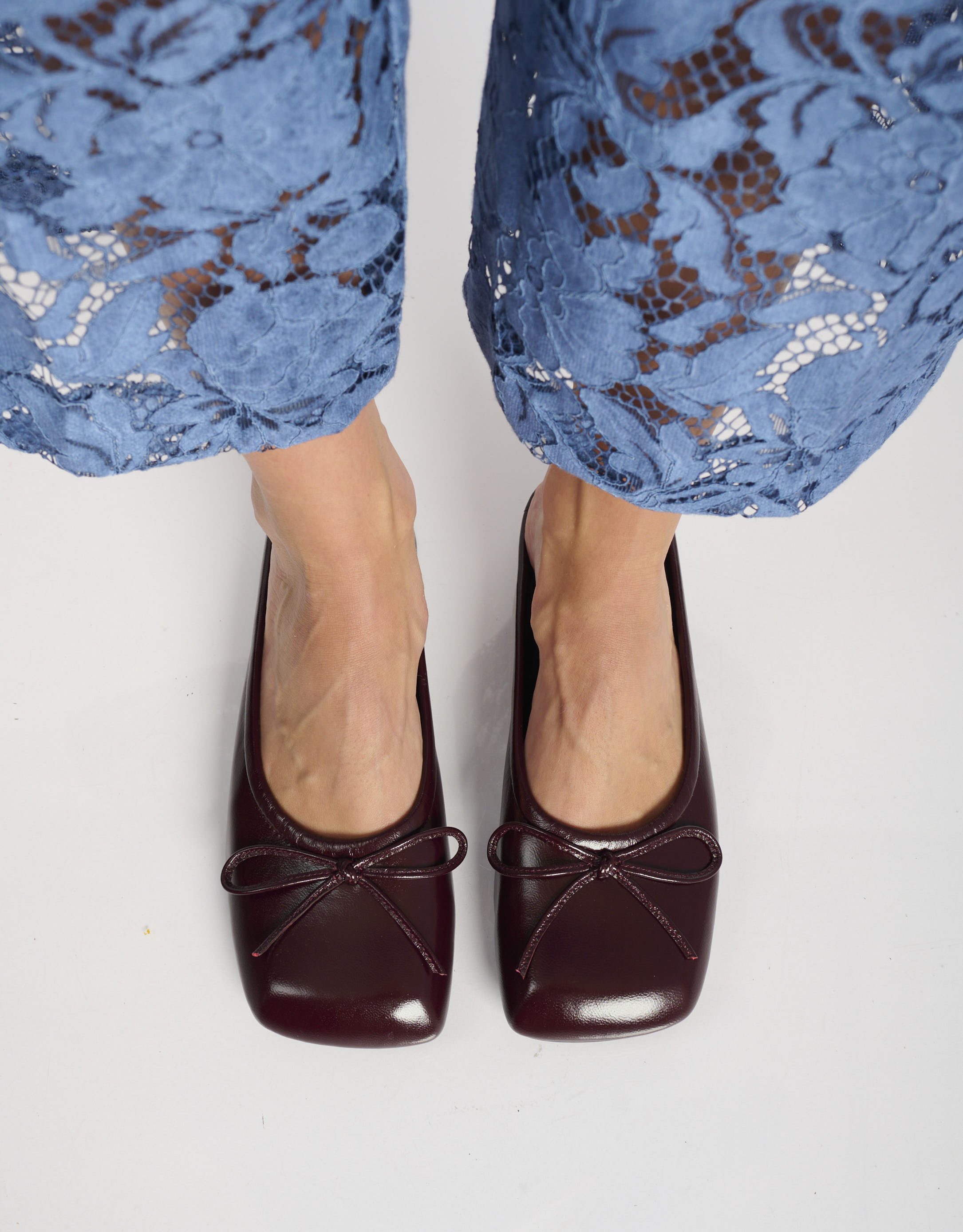 נעלי נשים - Yuko Imanishi - כפכפים שטוחים MIKE - בורדו3