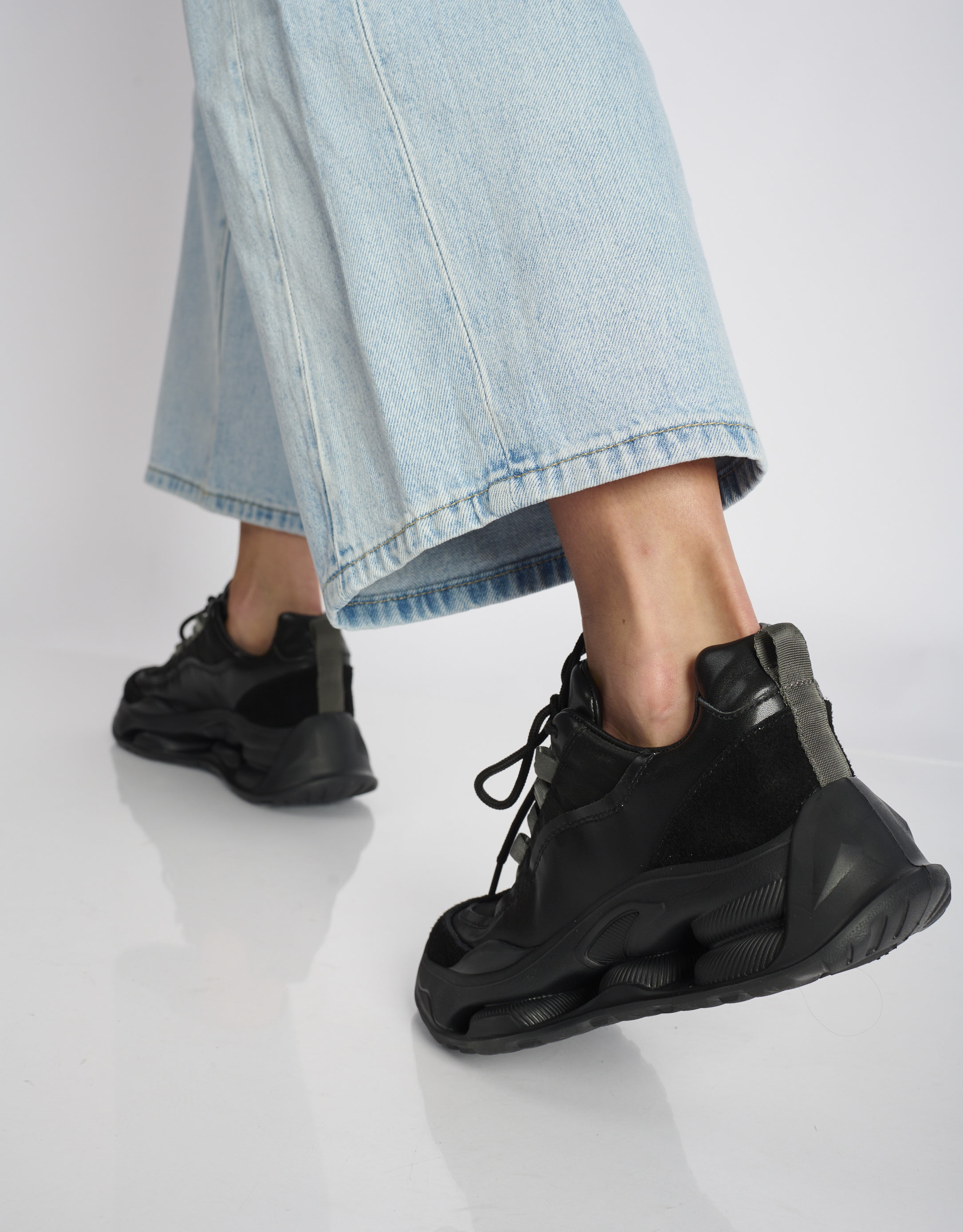 נעלי נשים - Yuko Imanishi - סניקרס SENA - שחור4