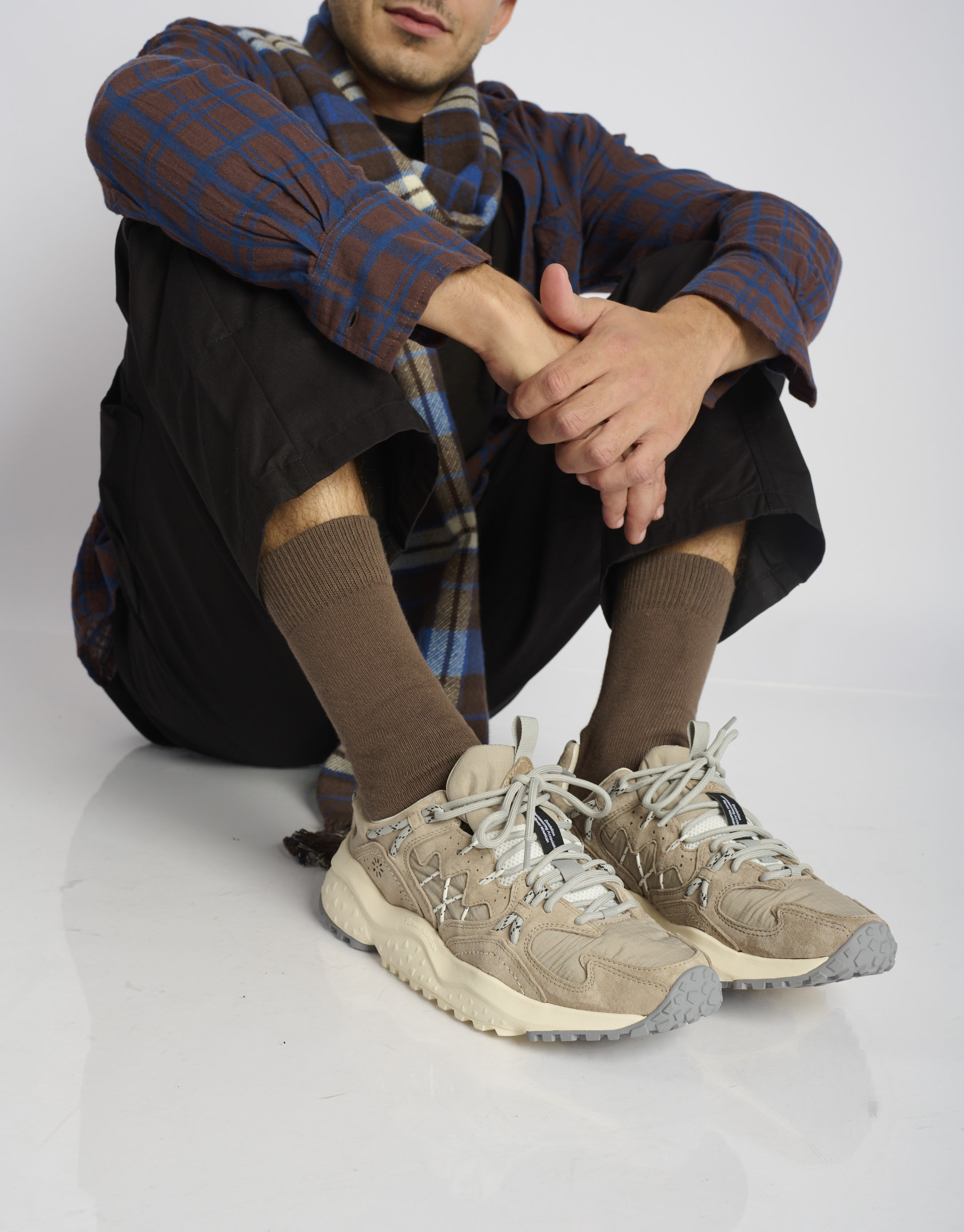 נעלי גברים - Flower Mountain - סניקרס זמש ובד YMABUSHI - אפור בהיר1