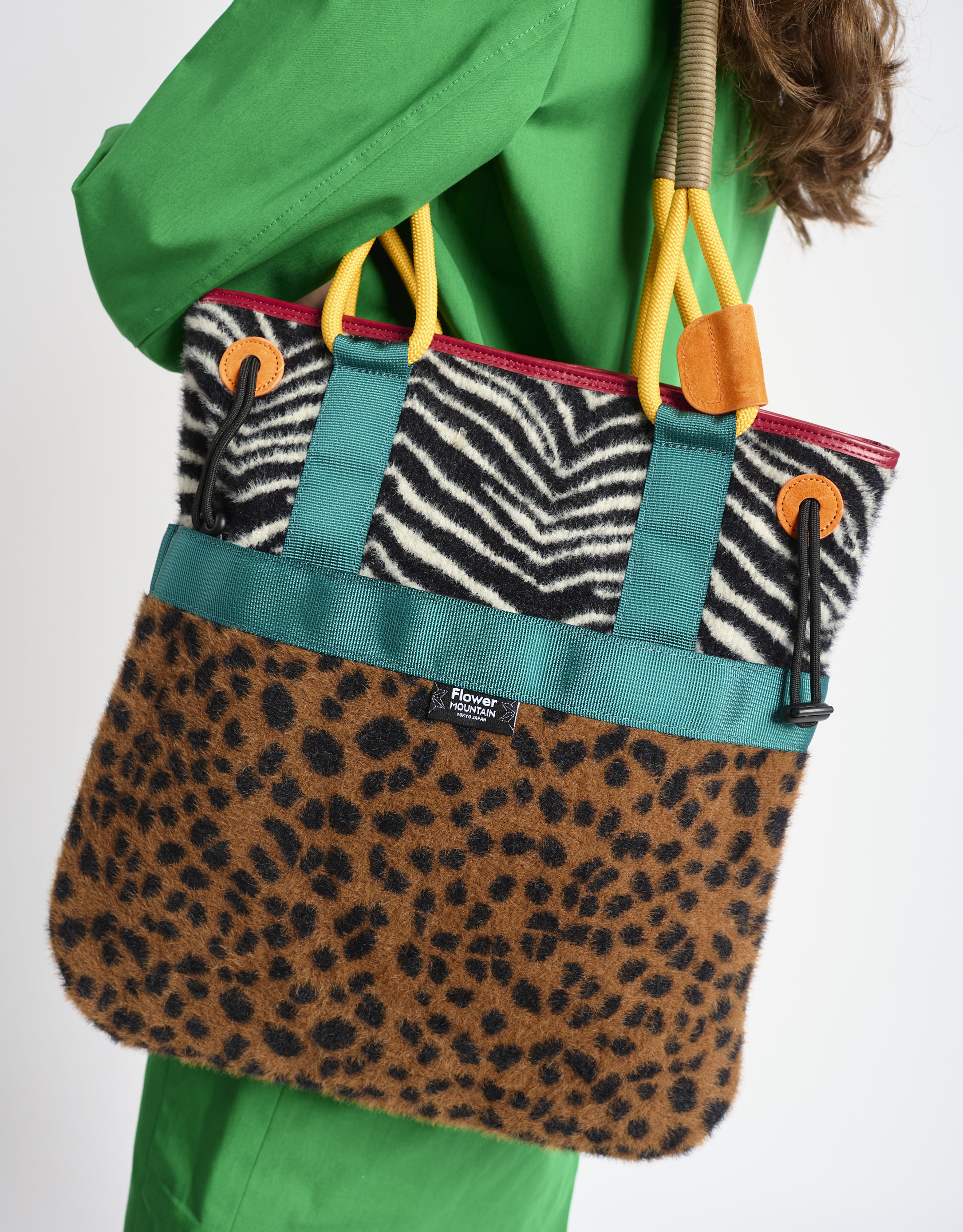 נעלי נשים - Flower Mountain - תיק צד TOTE FM - זברה1