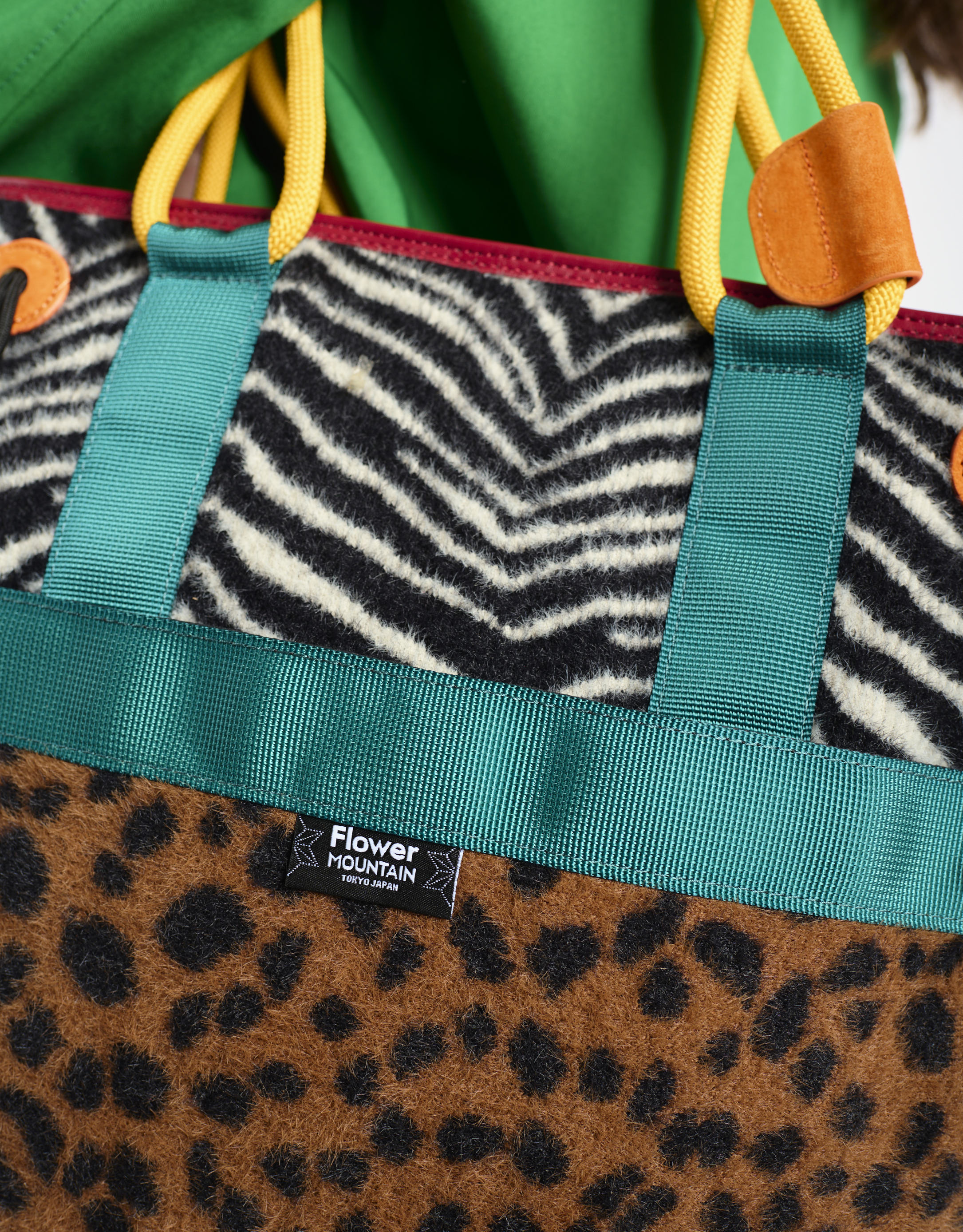 נעלי נשים - Flower Mountain - תיק צד TOTE FM - זברה3