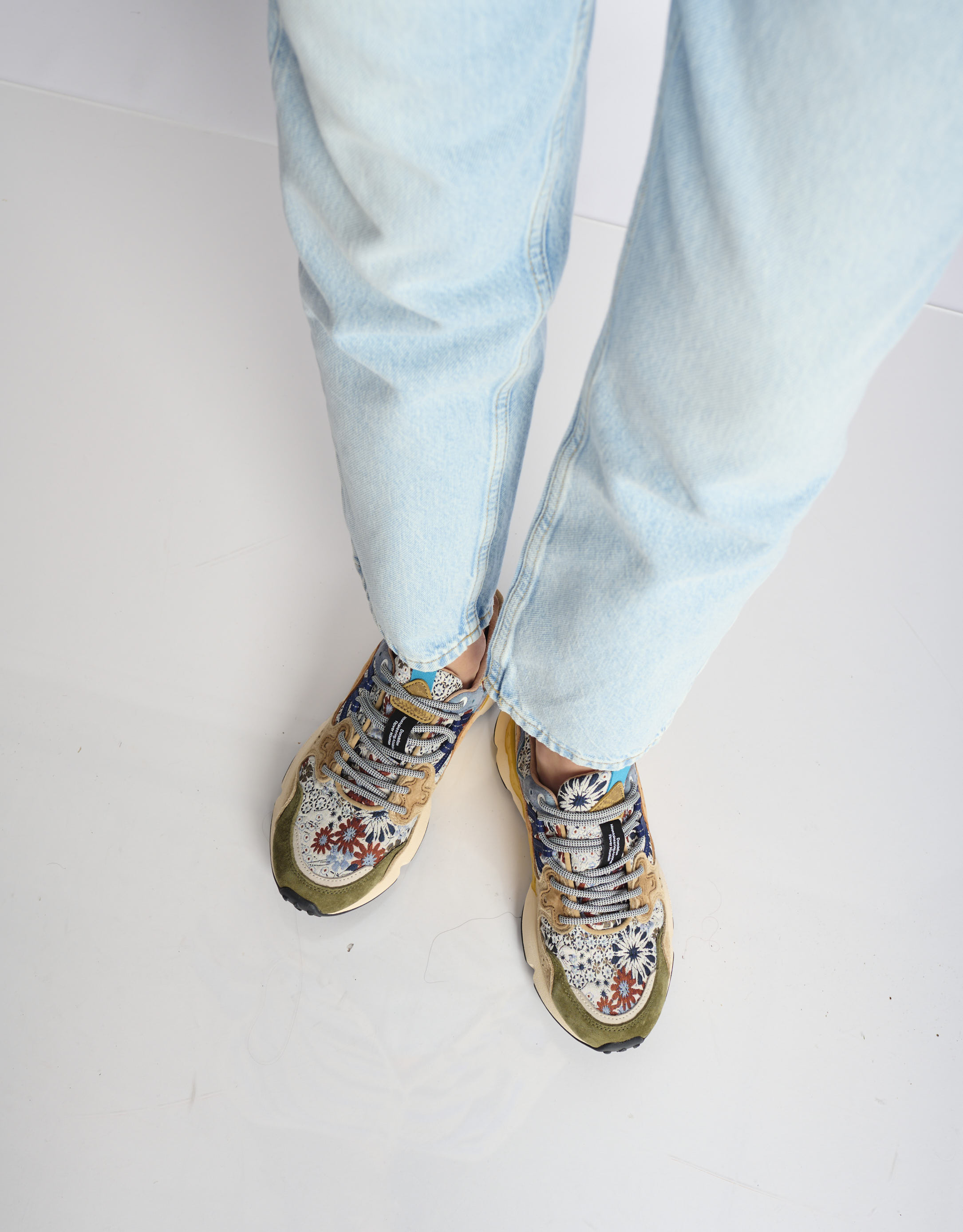 נעלי נשים - Flower Mountain - סניקרס פרחוניות YAMANO - ירוק   כחול4