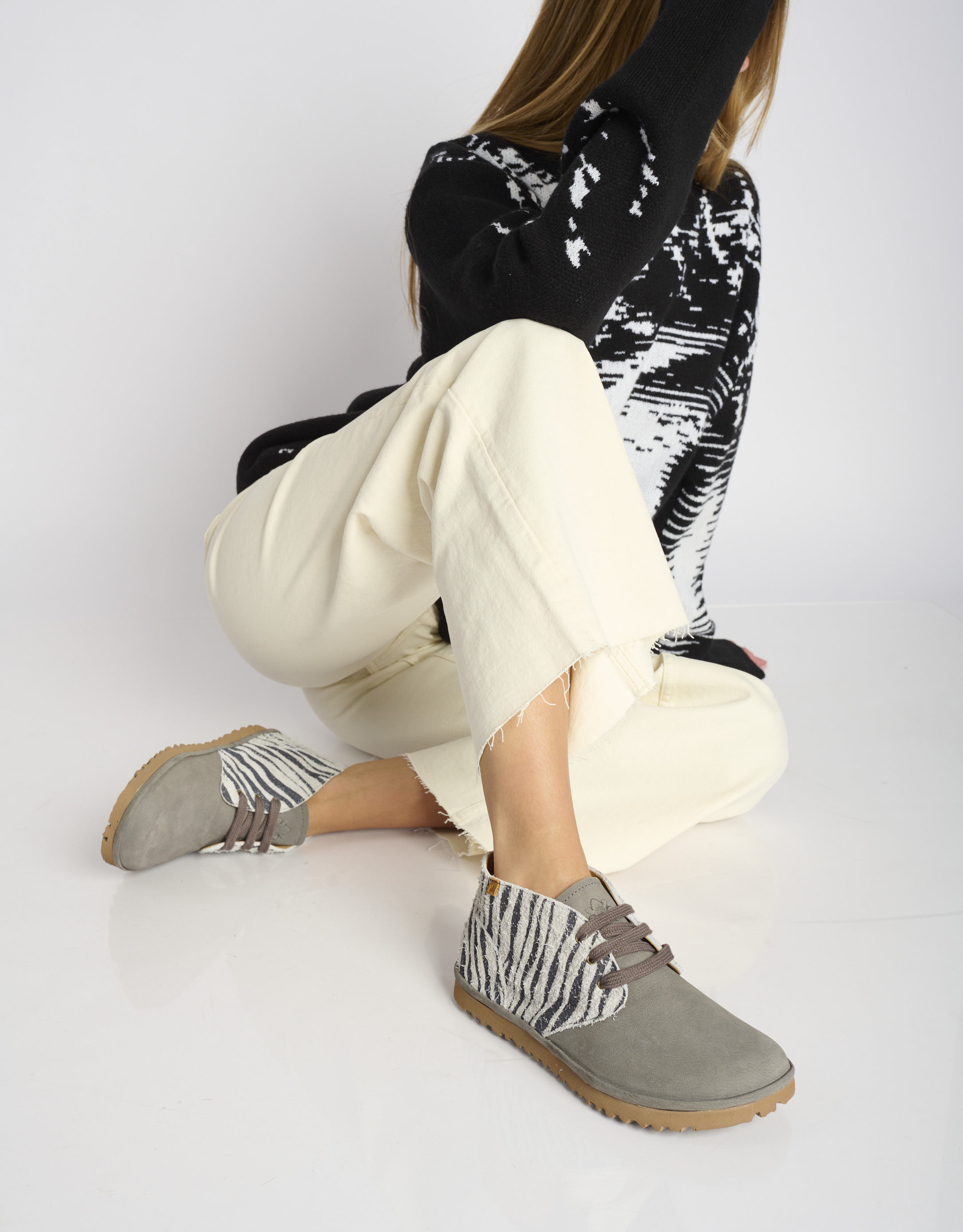 נעלי נשים - El Naturalista - נעליים משולבות TRIBU - זברה1