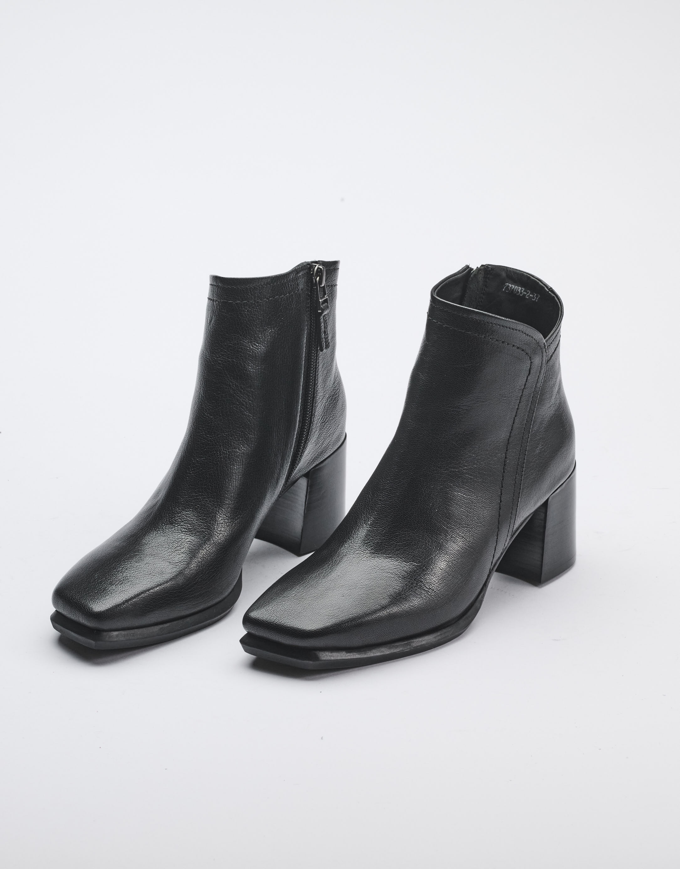 נעלי נשים - Yuko Imanishi - מגפונים עם עקב ORI - שחור2