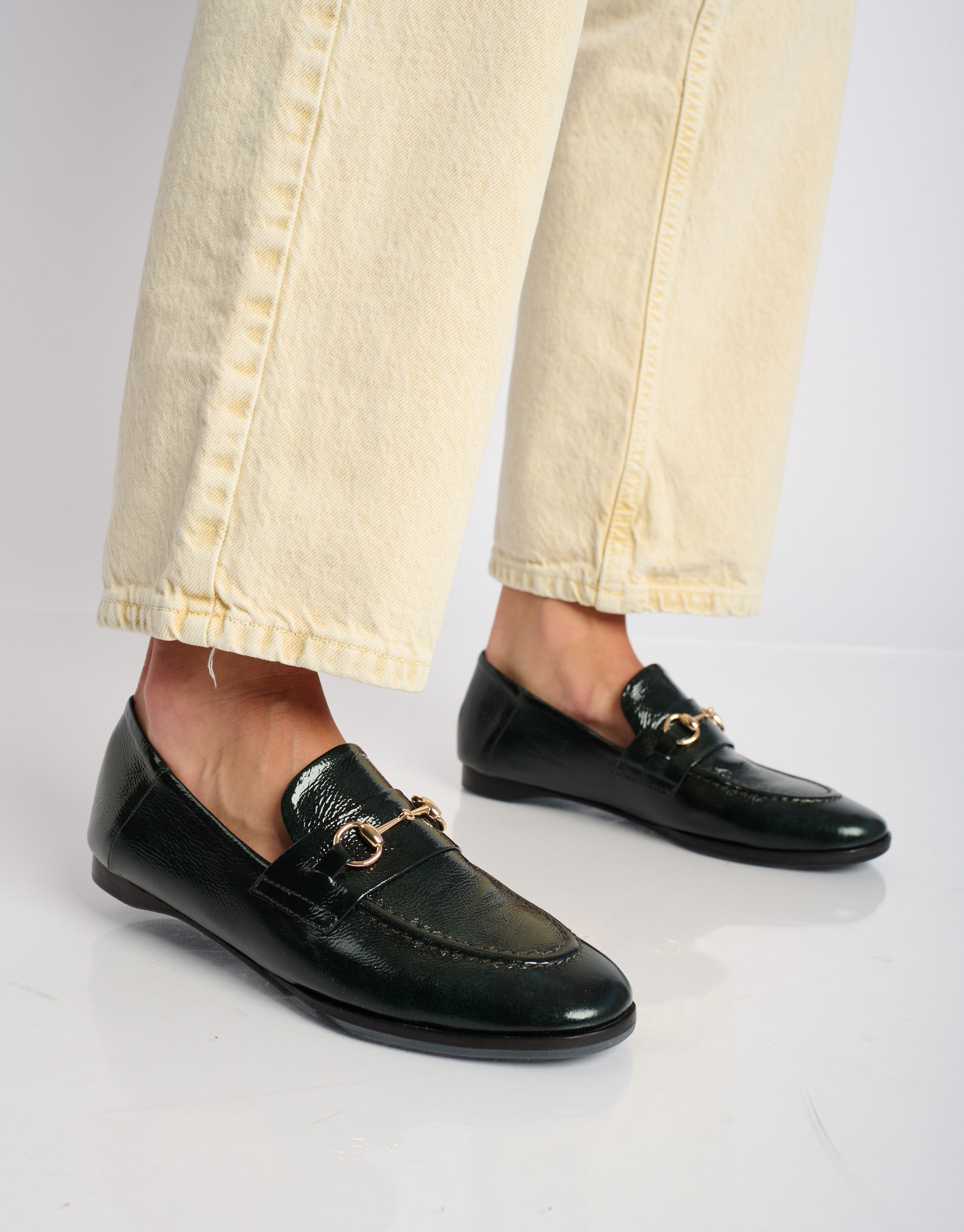 נעלי נשים - Yuko Imanishi - נעלי מוקסין מבריקות SACHI - ירוק4